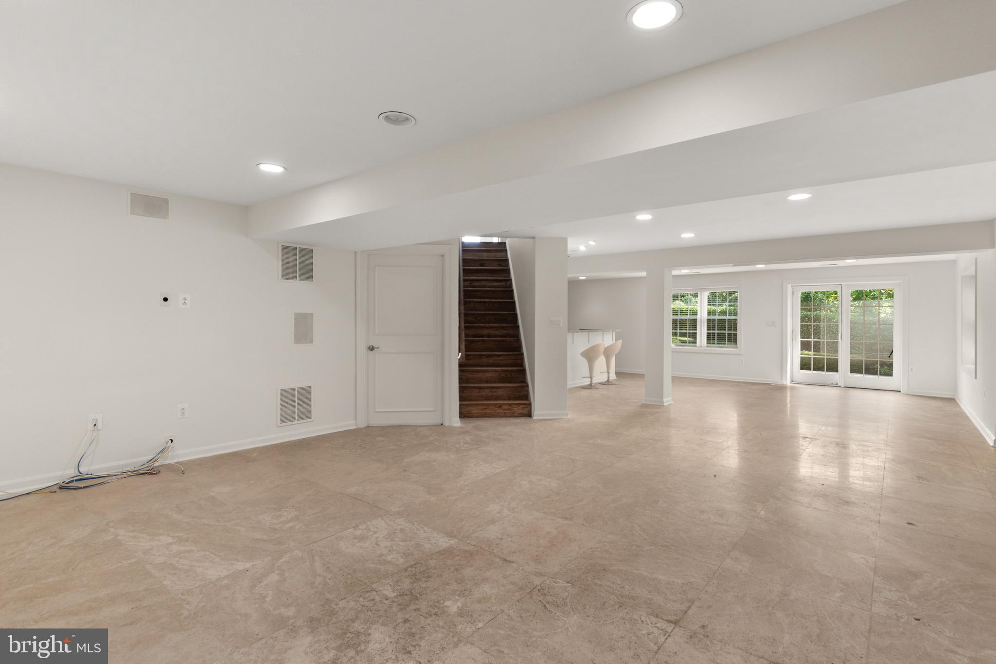 LAMBIANCE OF MCLEAN - Residential