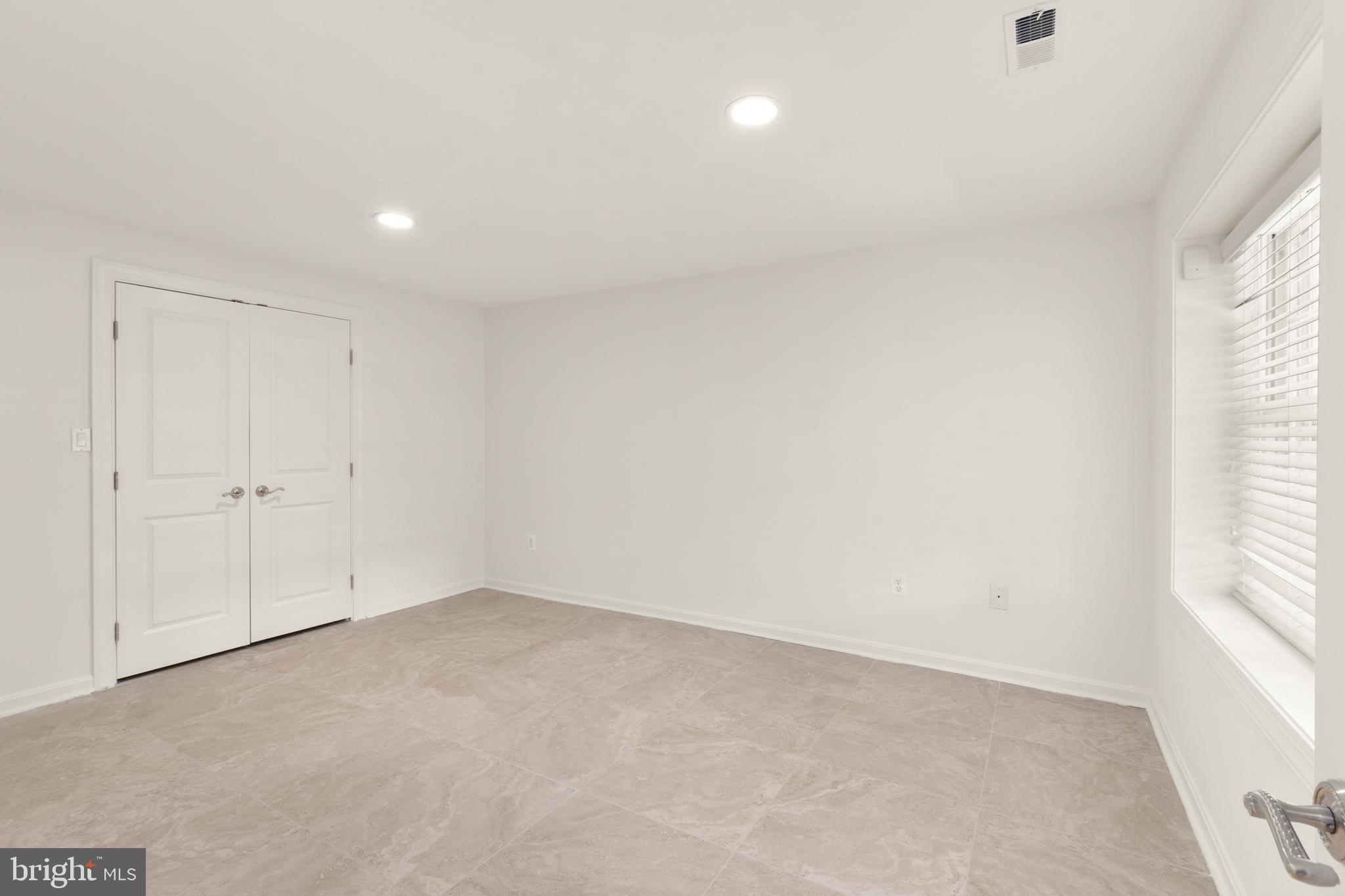 LAMBIANCE OF MCLEAN - Residential