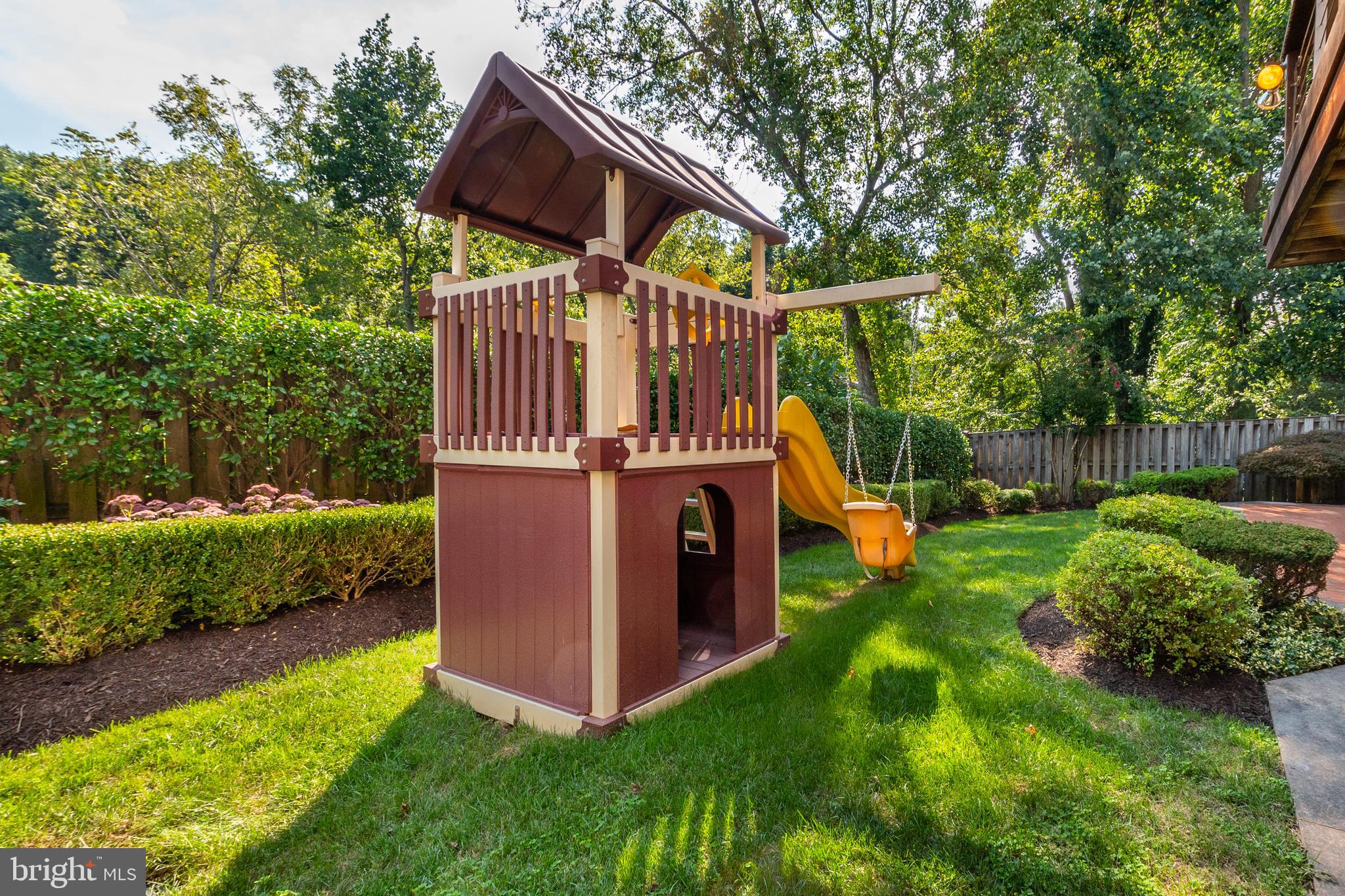 LAMBIANCE OF MCLEAN - Residential