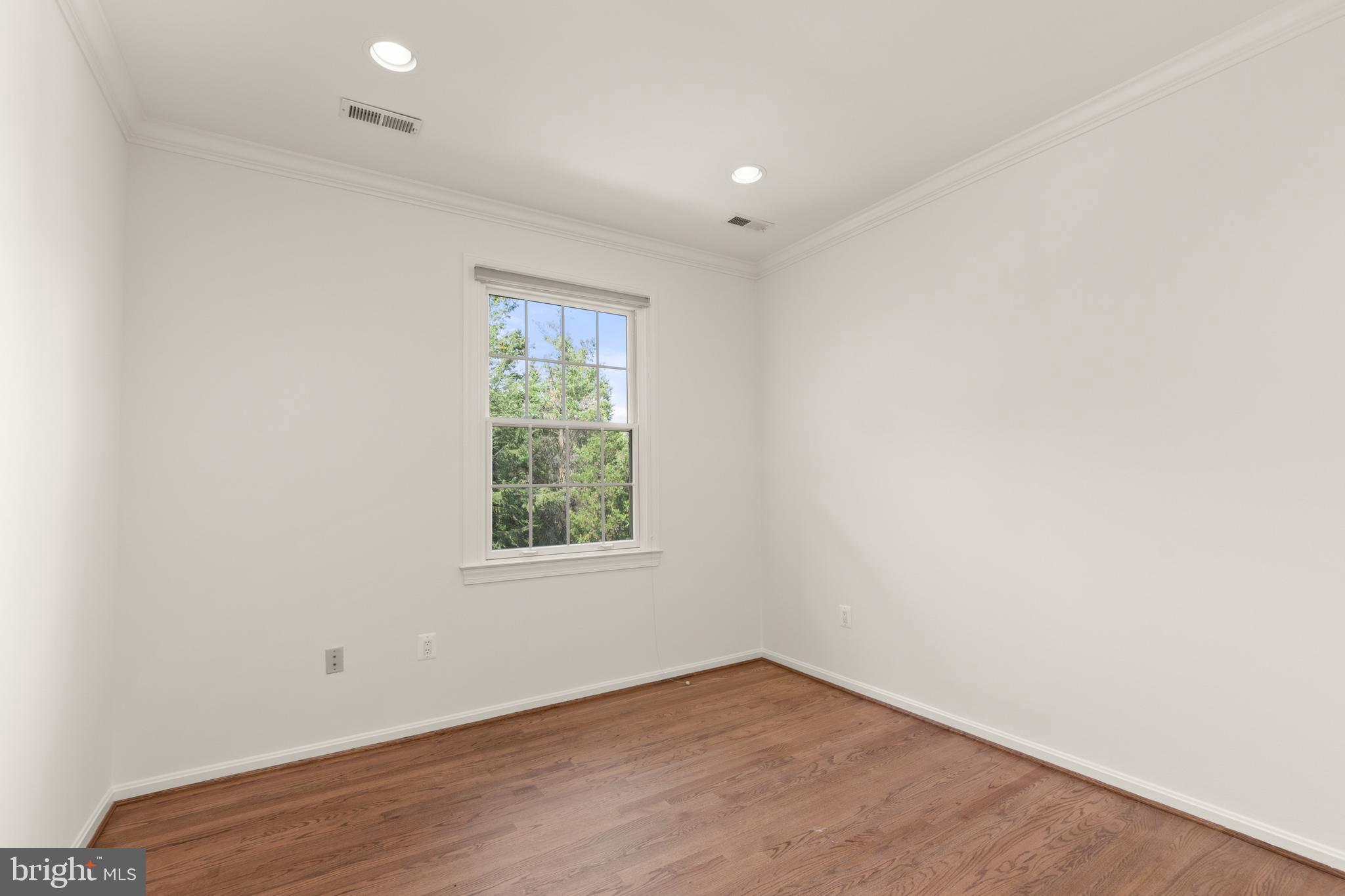 LAMBIANCE OF MCLEAN - Residential