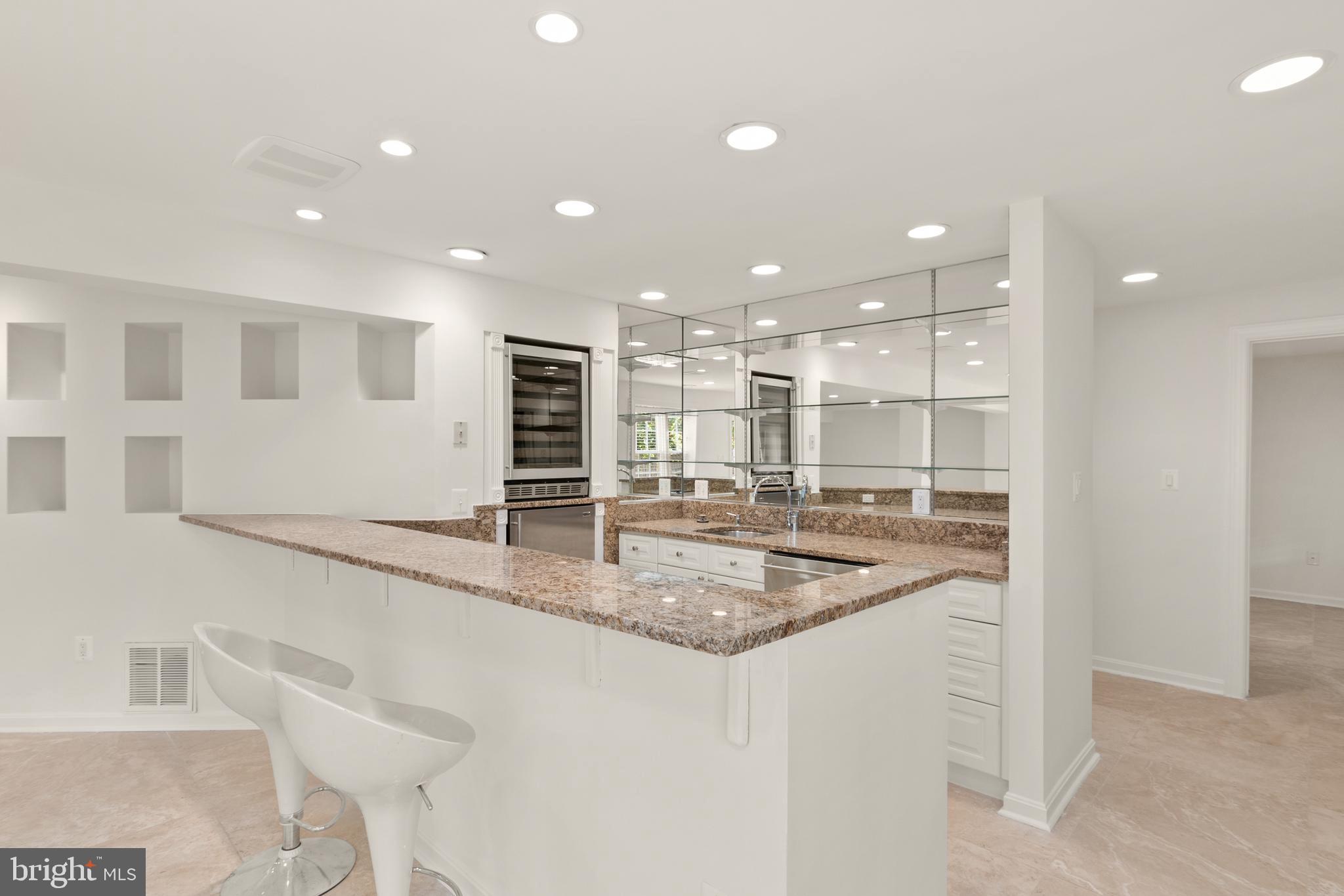 LAMBIANCE OF MCLEAN - Residential