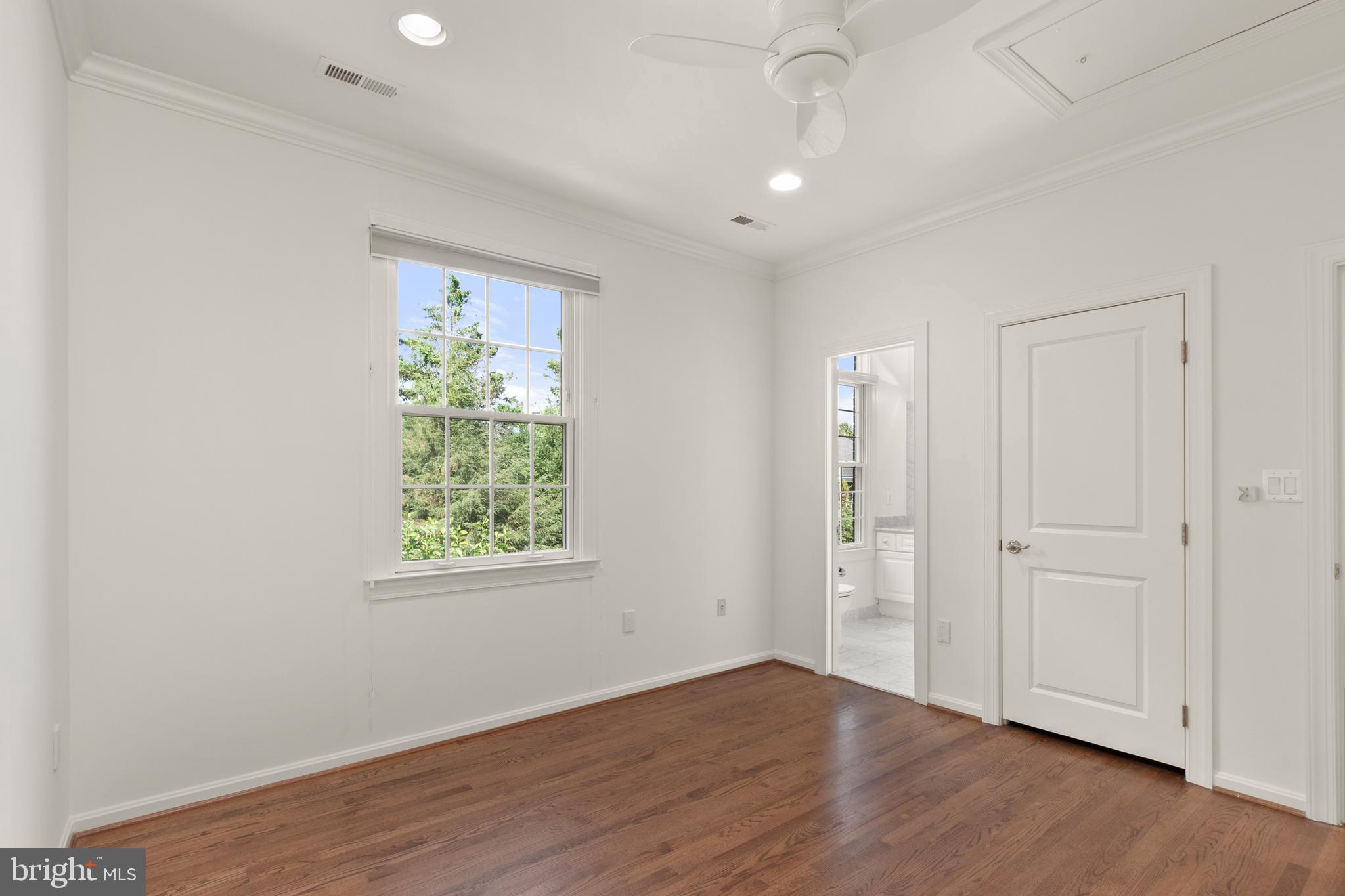 LAMBIANCE OF MCLEAN - Residential