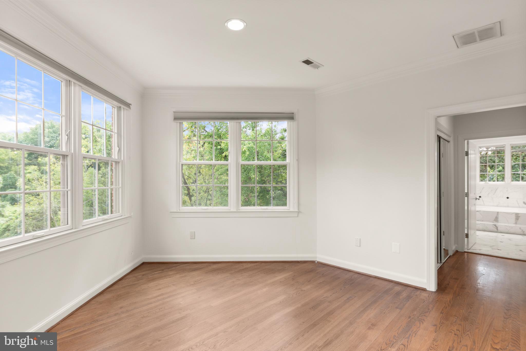 LAMBIANCE OF MCLEAN - Residential