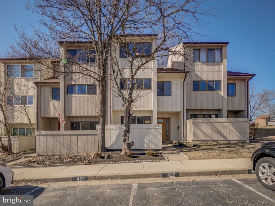 BEAUTIFUL 3 LEVEL REMODELED TOWNHOME IN SOUGHT AFTER RIPPON LANDING . KITCHEN FEATURES NEW APPLIANCES, GRANITE COUNTER TOPS,HOME FEATURES NEW CARPET, FRESHLY PAINTED. 2 RESERVED PARKING SPOTS IN FRONT.  WALK OUT FROM LIVING ROOM. WALKING DISTANCE TO VRE.