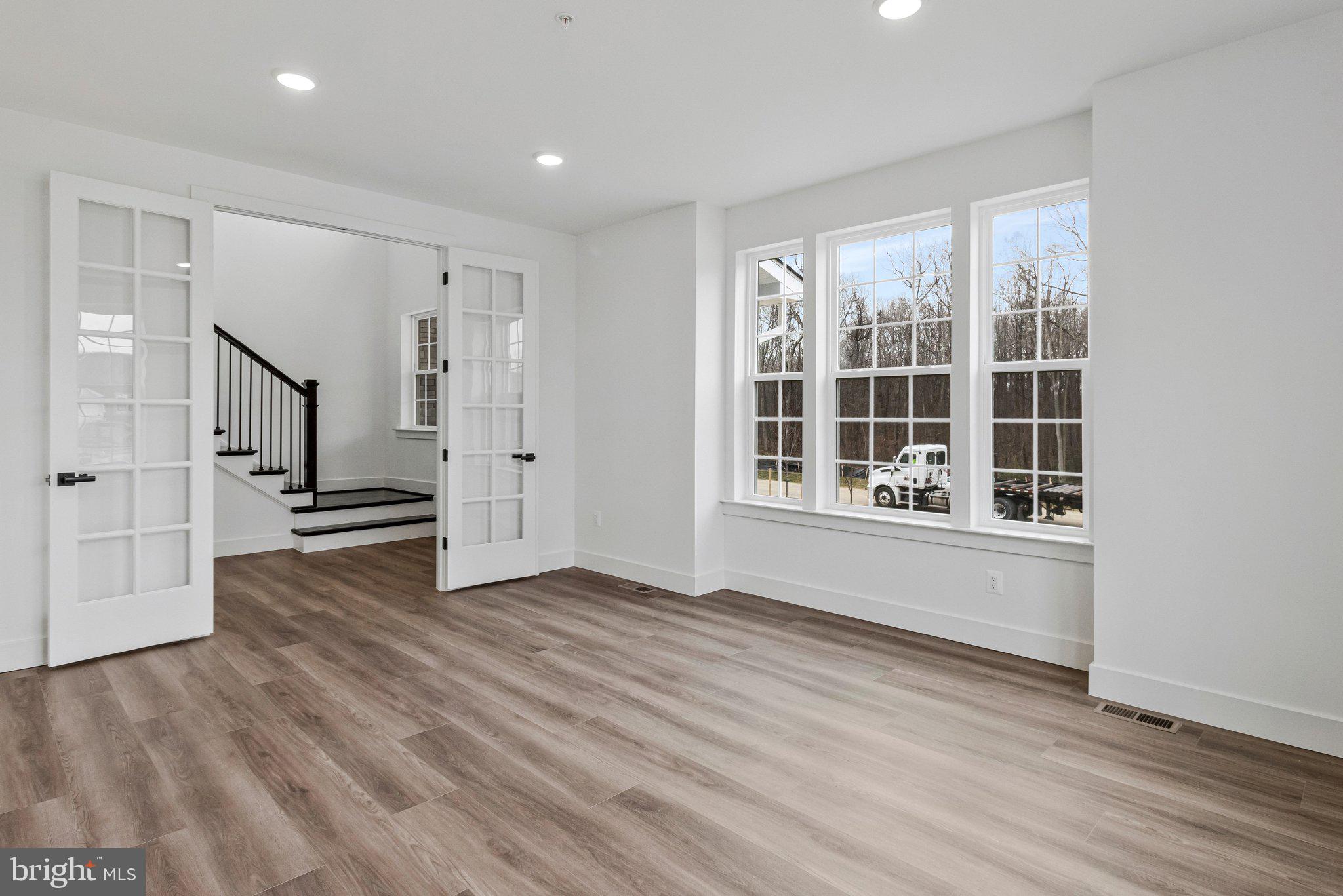 ST JAMES - Residential