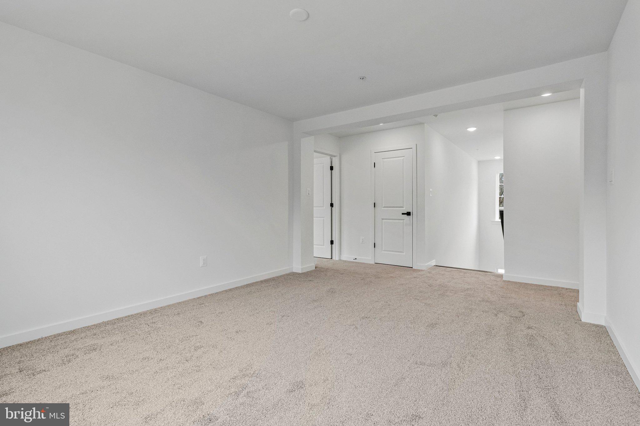 ST JAMES - Residential