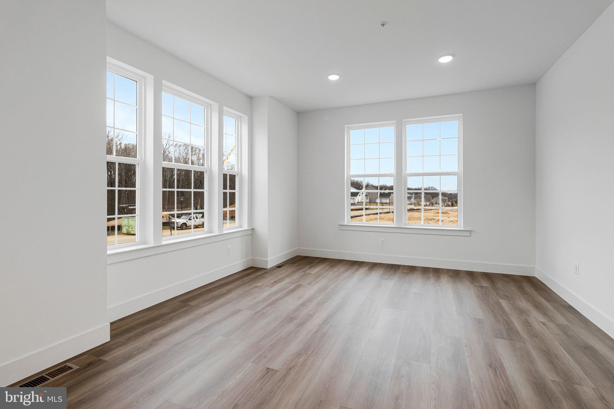 ST JAMES - Residential