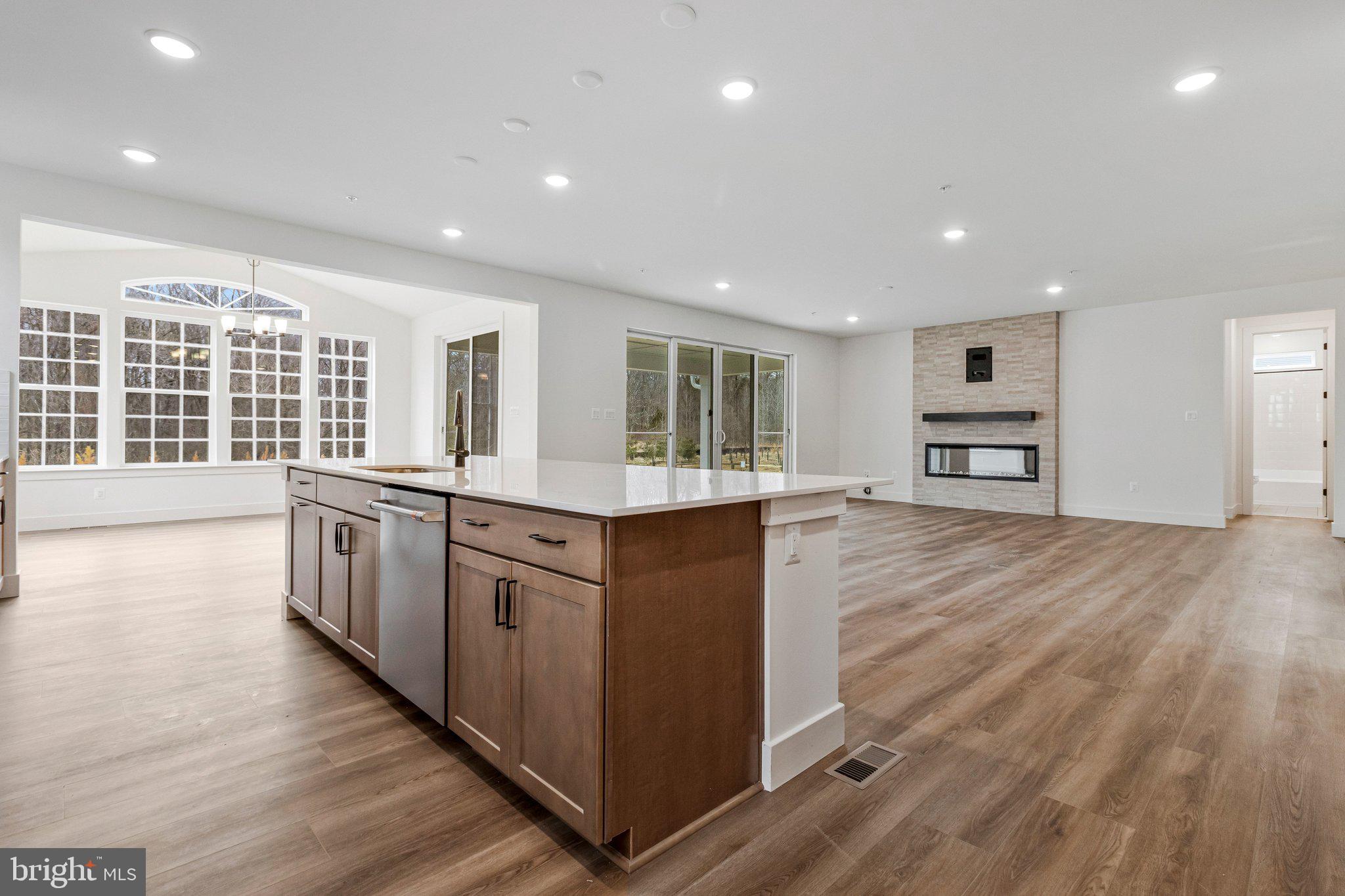 ST JAMES - Residential