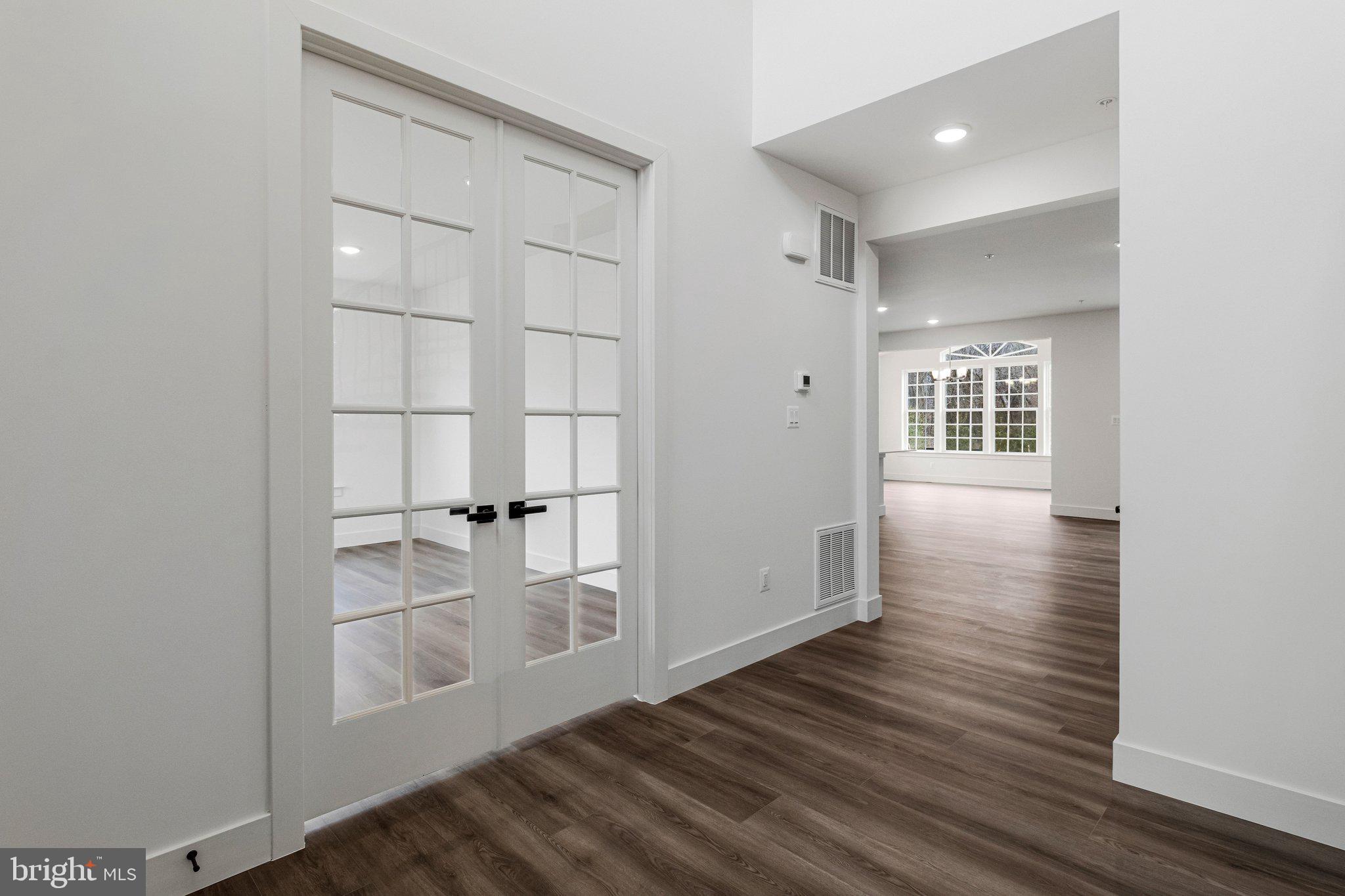 ST JAMES - Residential