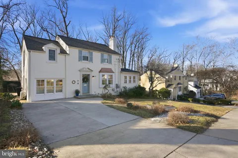 9634 Parkwood Drive, Bethesda, MD MLS: MDMC2212768