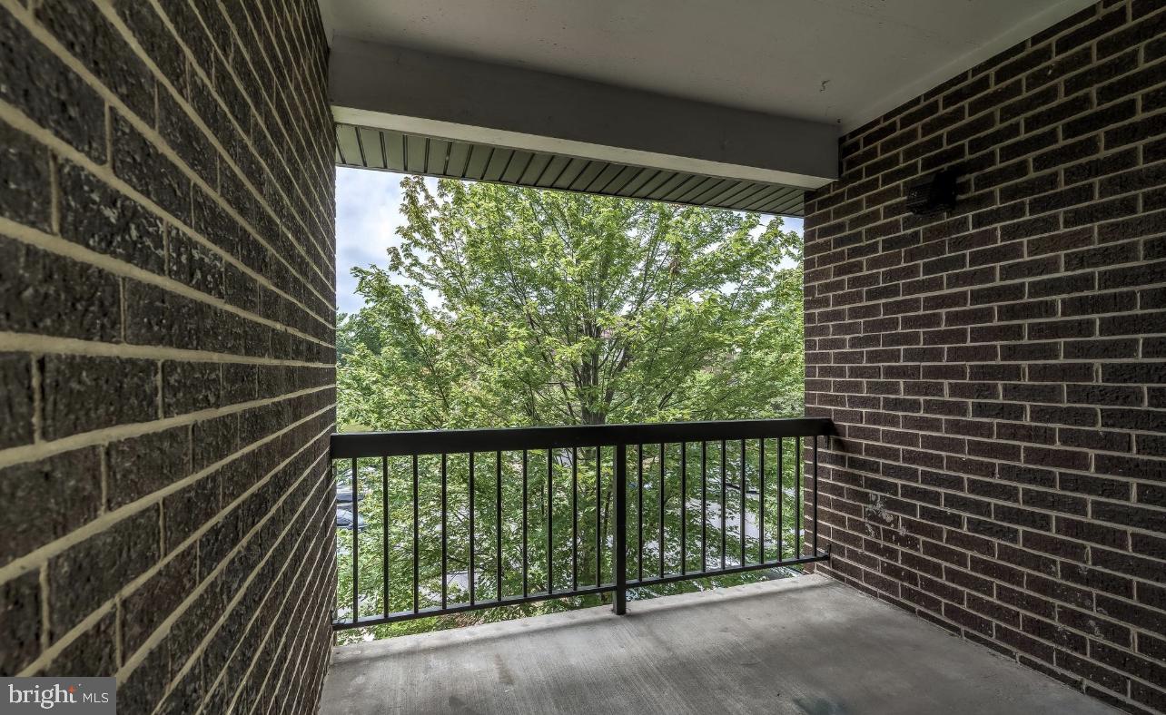 CHERRY GLEN CONDOS - Residential