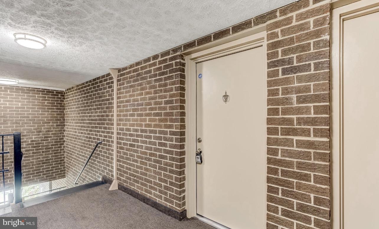 CHERRY GLEN CONDOS - Residential