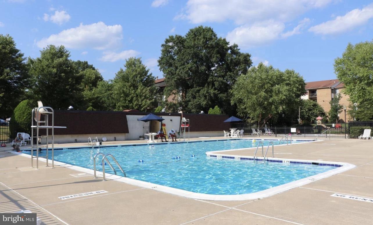 CHERRY GLEN CONDOS - Residential