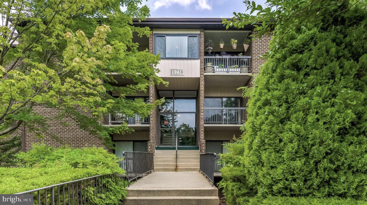 CHERRY GLEN CONDOS - Residential