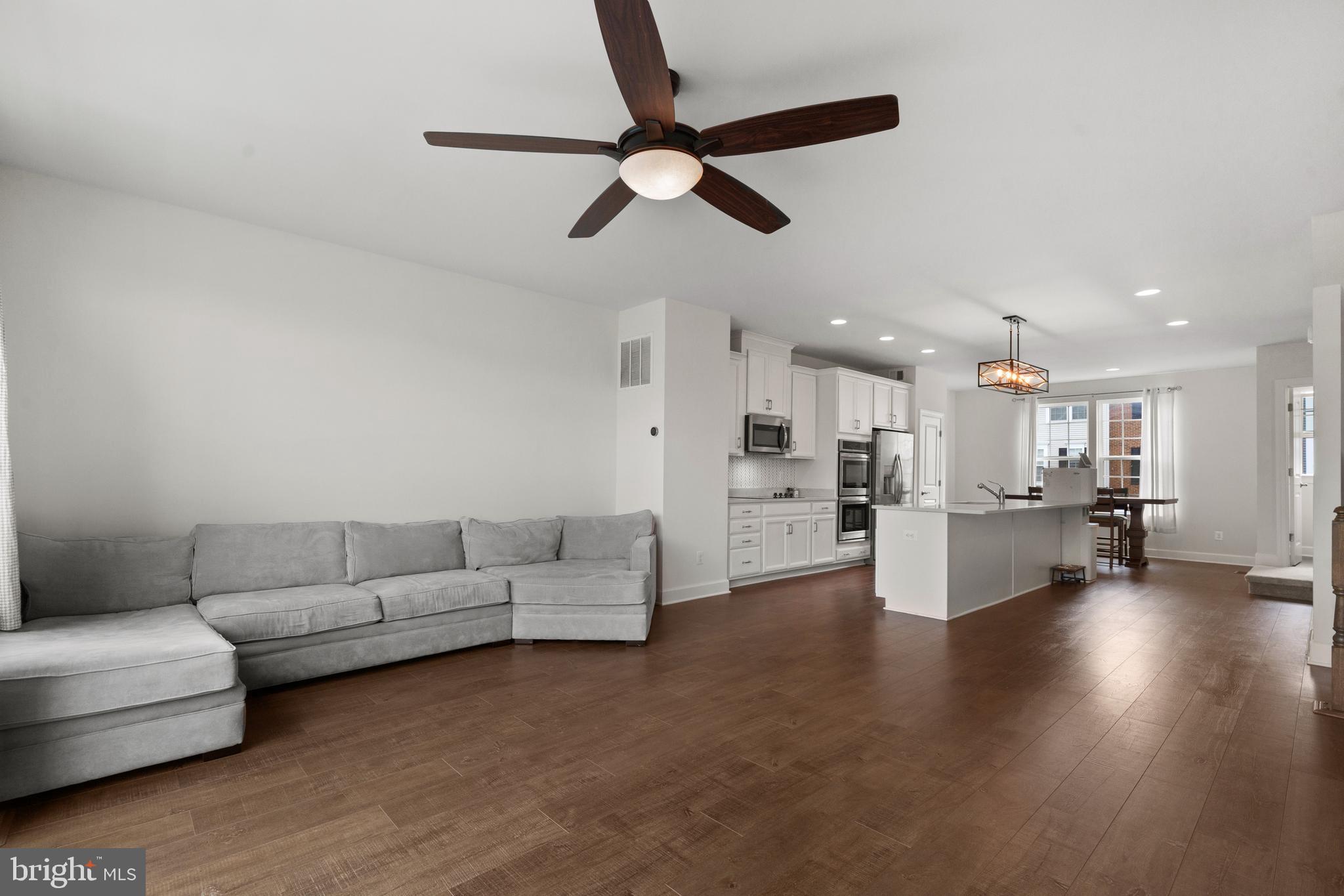 8486 CRAGGAN LANE