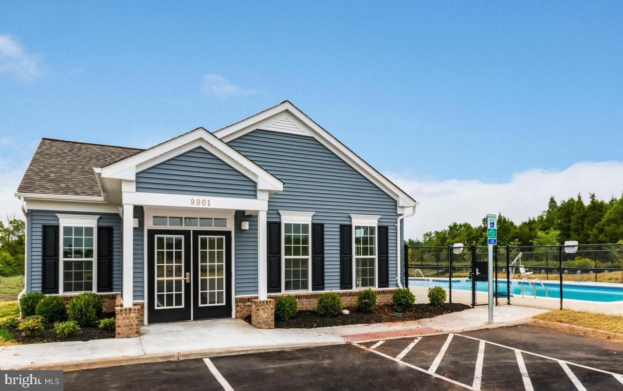 HERITAGE CROSSING - Residential