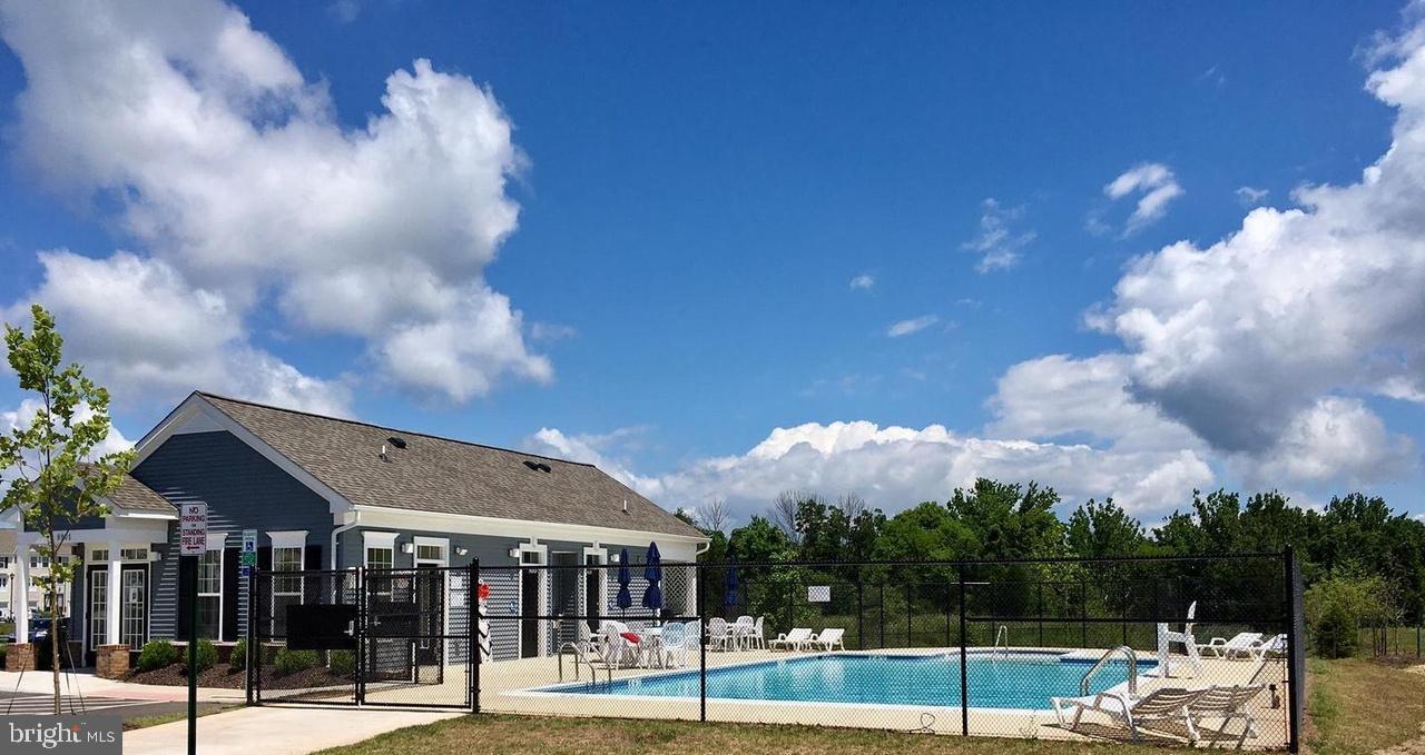 HERITAGE CROSSING - Residential