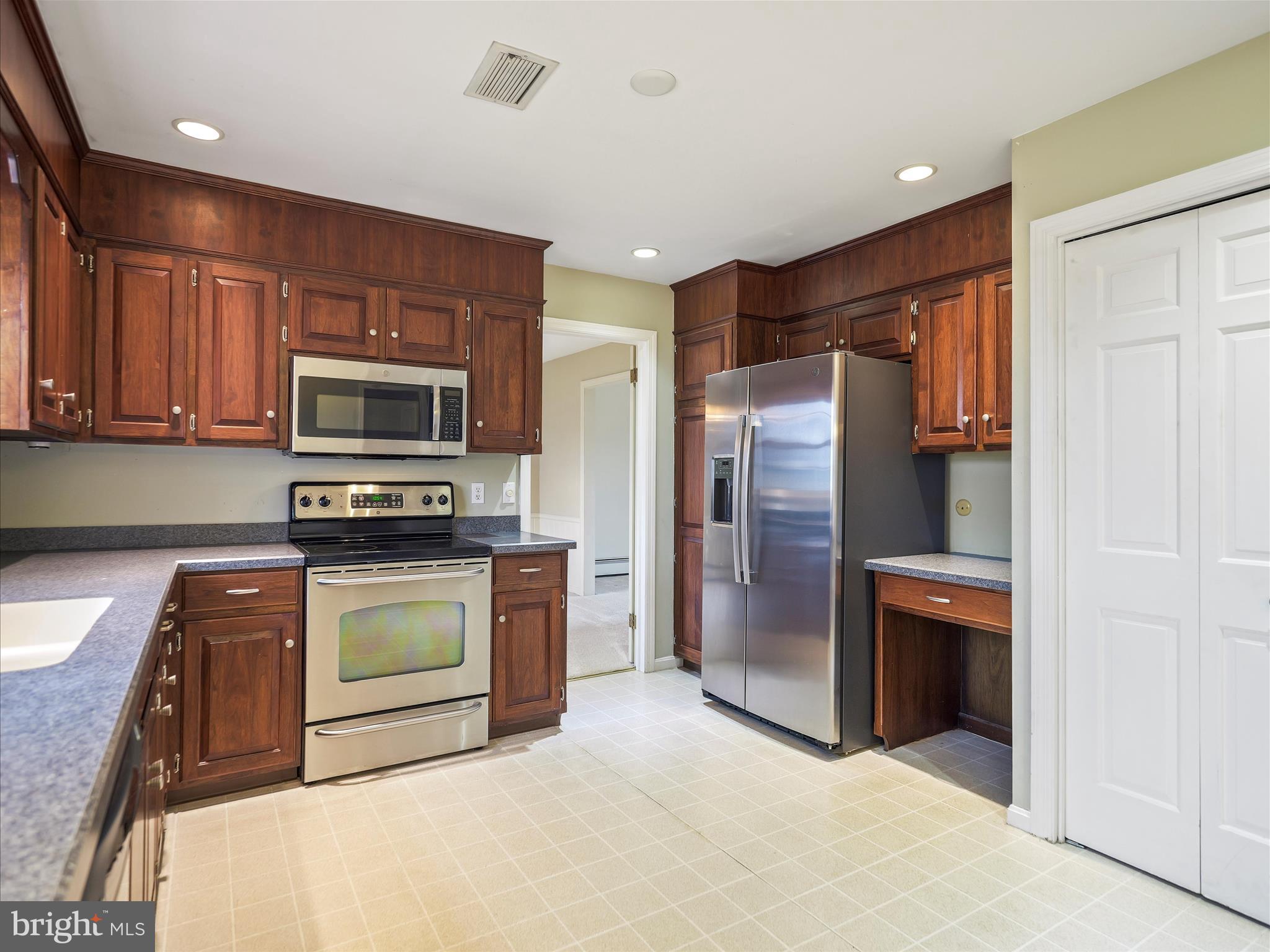 NORTH GUILFORD HILLS - Residential