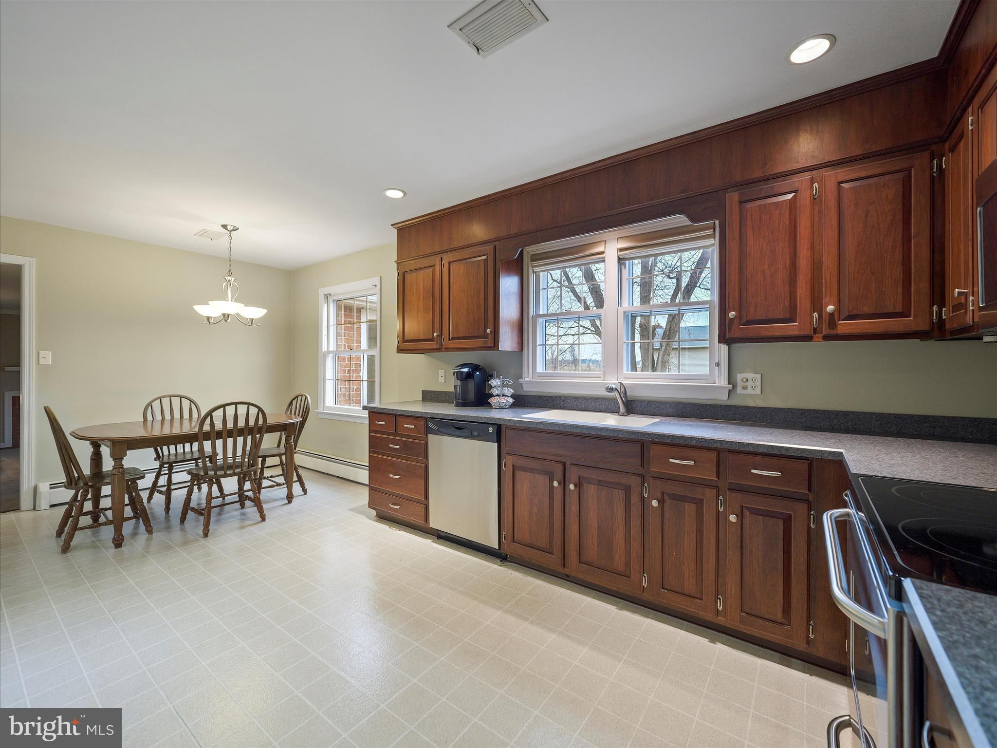 NORTH GUILFORD HILLS - Residential