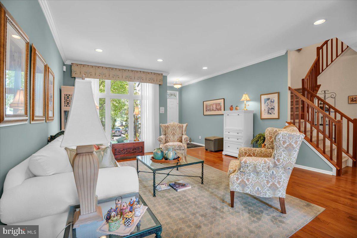 1402 CHAMPLAIN DRIVE
