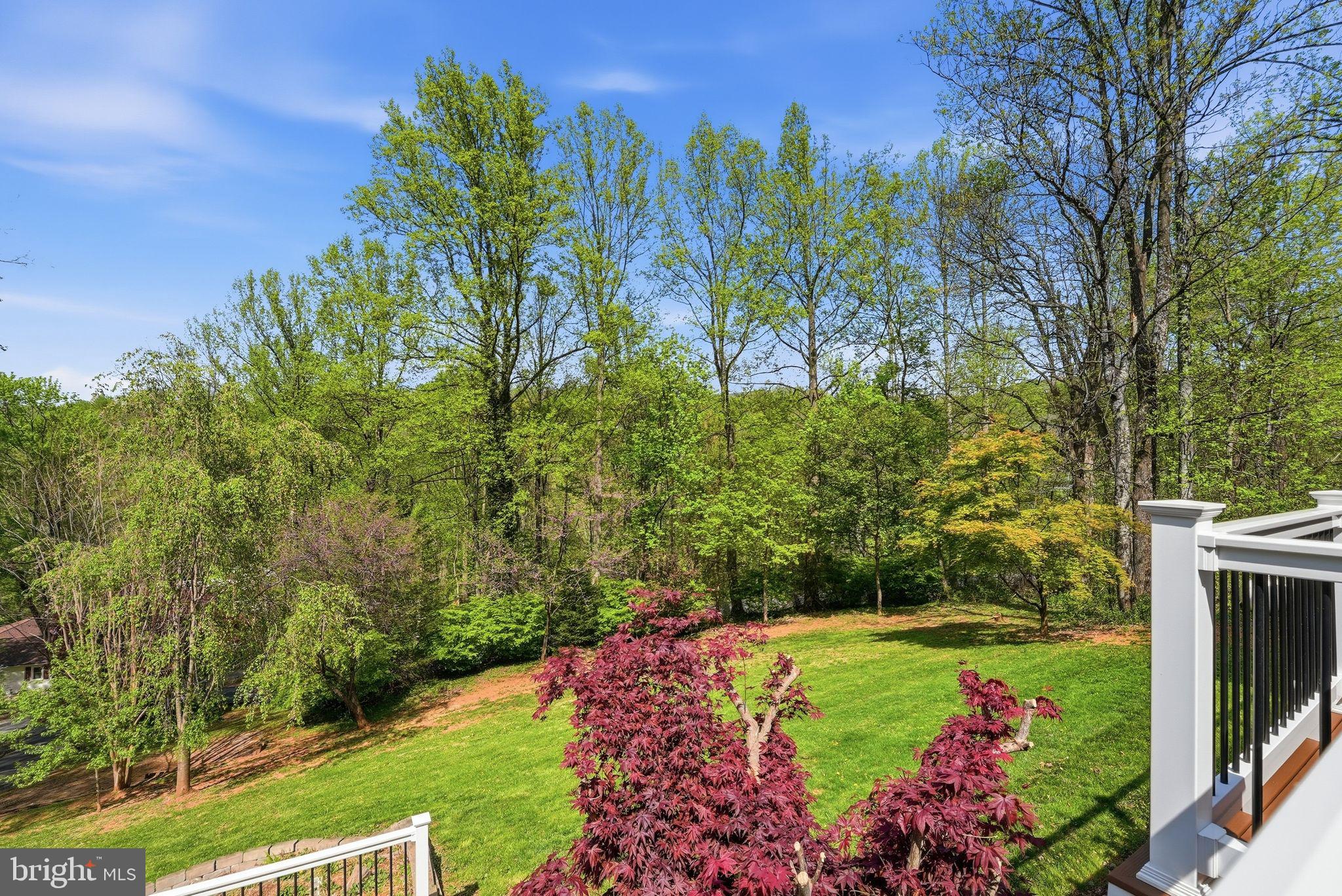 LAKE FRONT ROYAL - Residential