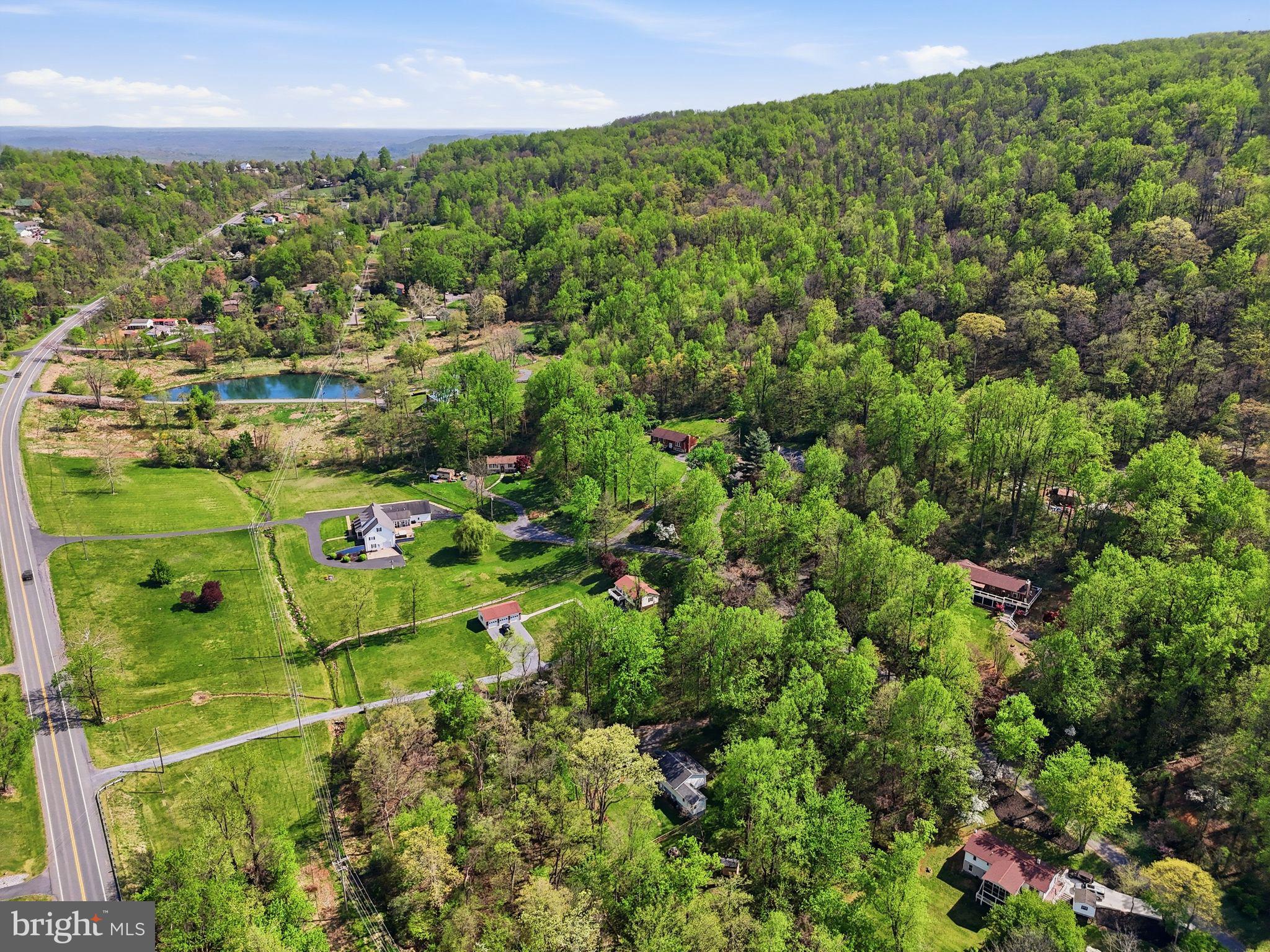 LAKE FRONT ROYAL - Residential