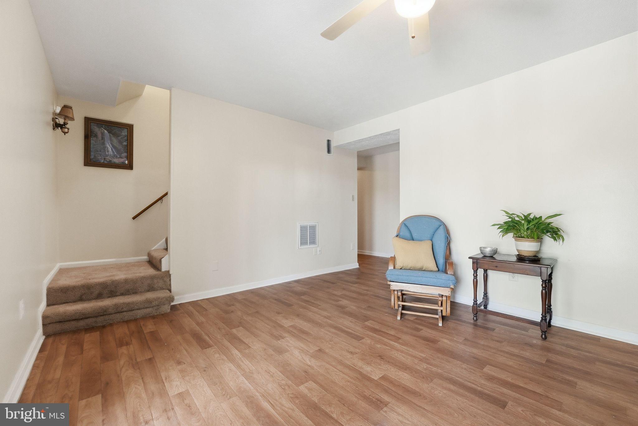 LAKE FRONT ROYAL - Residential