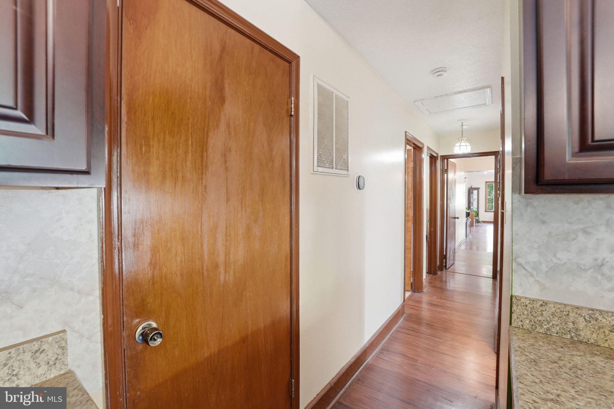 LAKE FRONT ROYAL - Residential