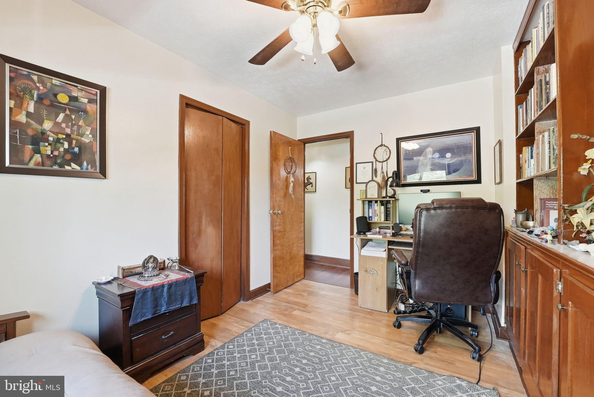 LAKE FRONT ROYAL - Residential