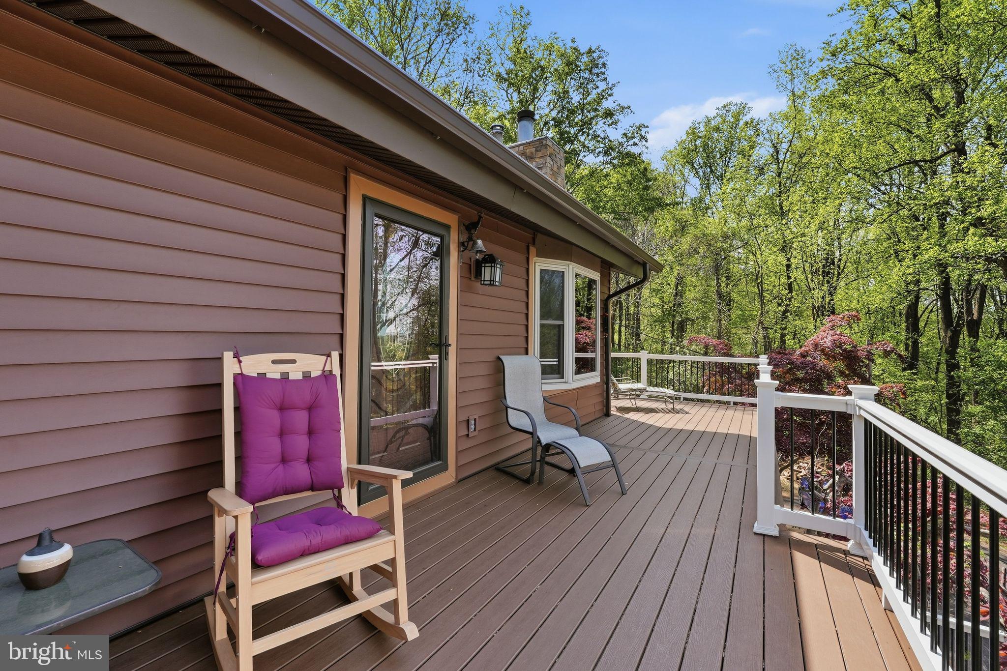 LAKE FRONT ROYAL - Residential