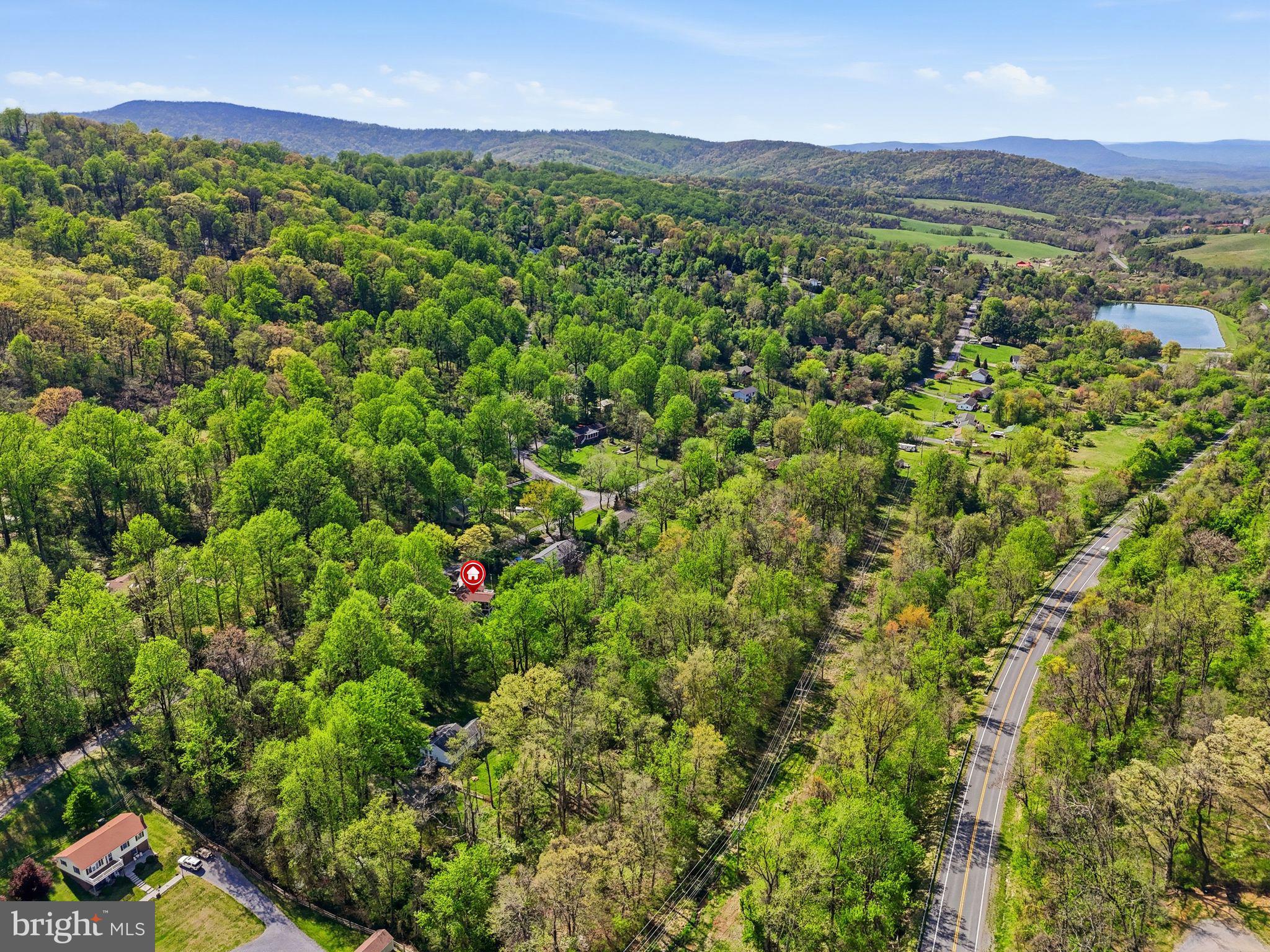 LAKE FRONT ROYAL - Residential