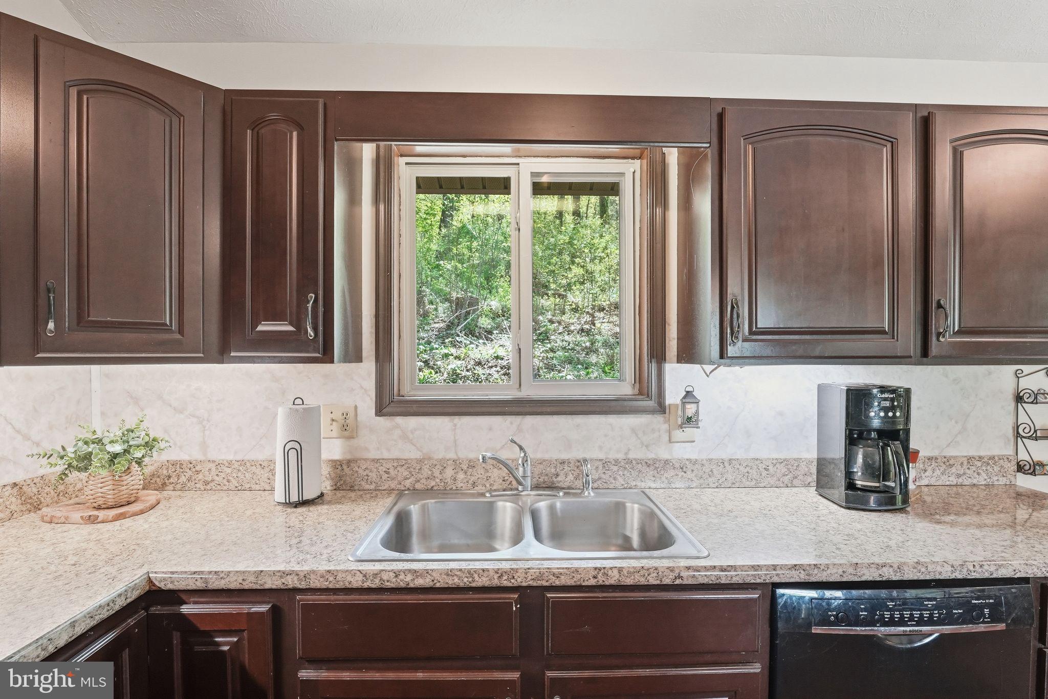 LAKE FRONT ROYAL - Residential