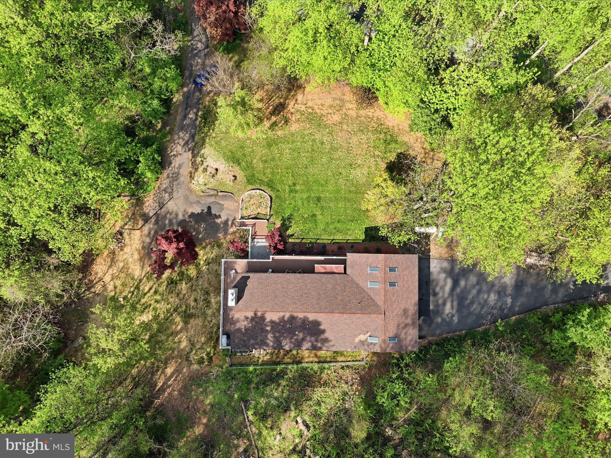 LAKE FRONT ROYAL - Residential