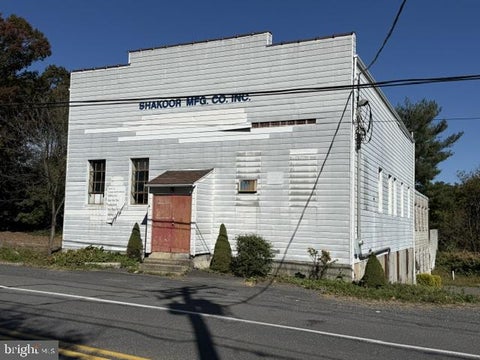 Photo of 922 Sunbury Road, POTTSVILLE, PA 17901 (MLS # PASK2030314)