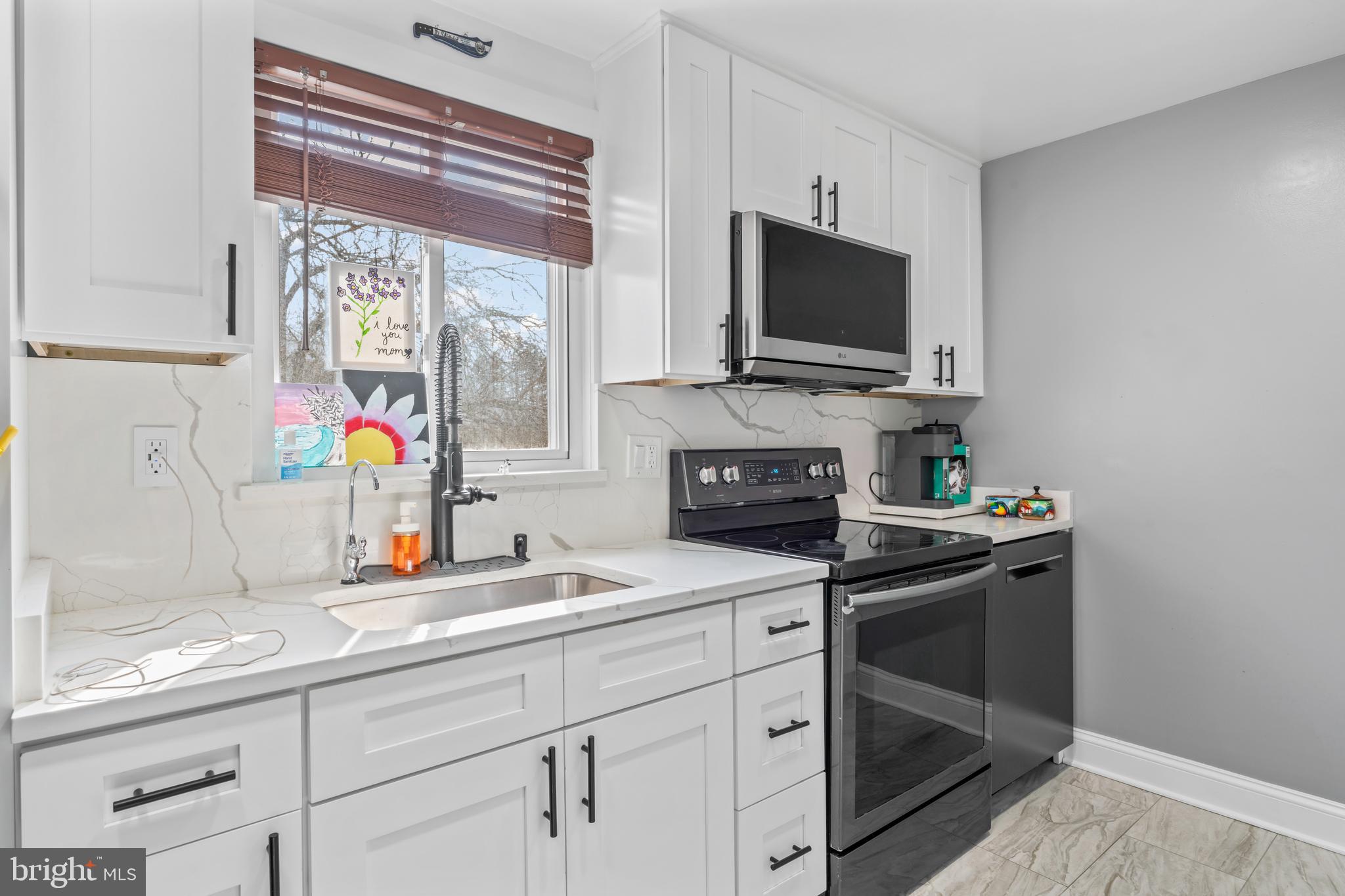 AMBER MEADOWS - Residential