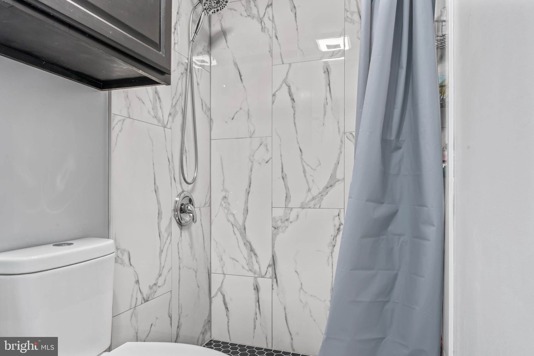 AMBER MEADOWS - Residential