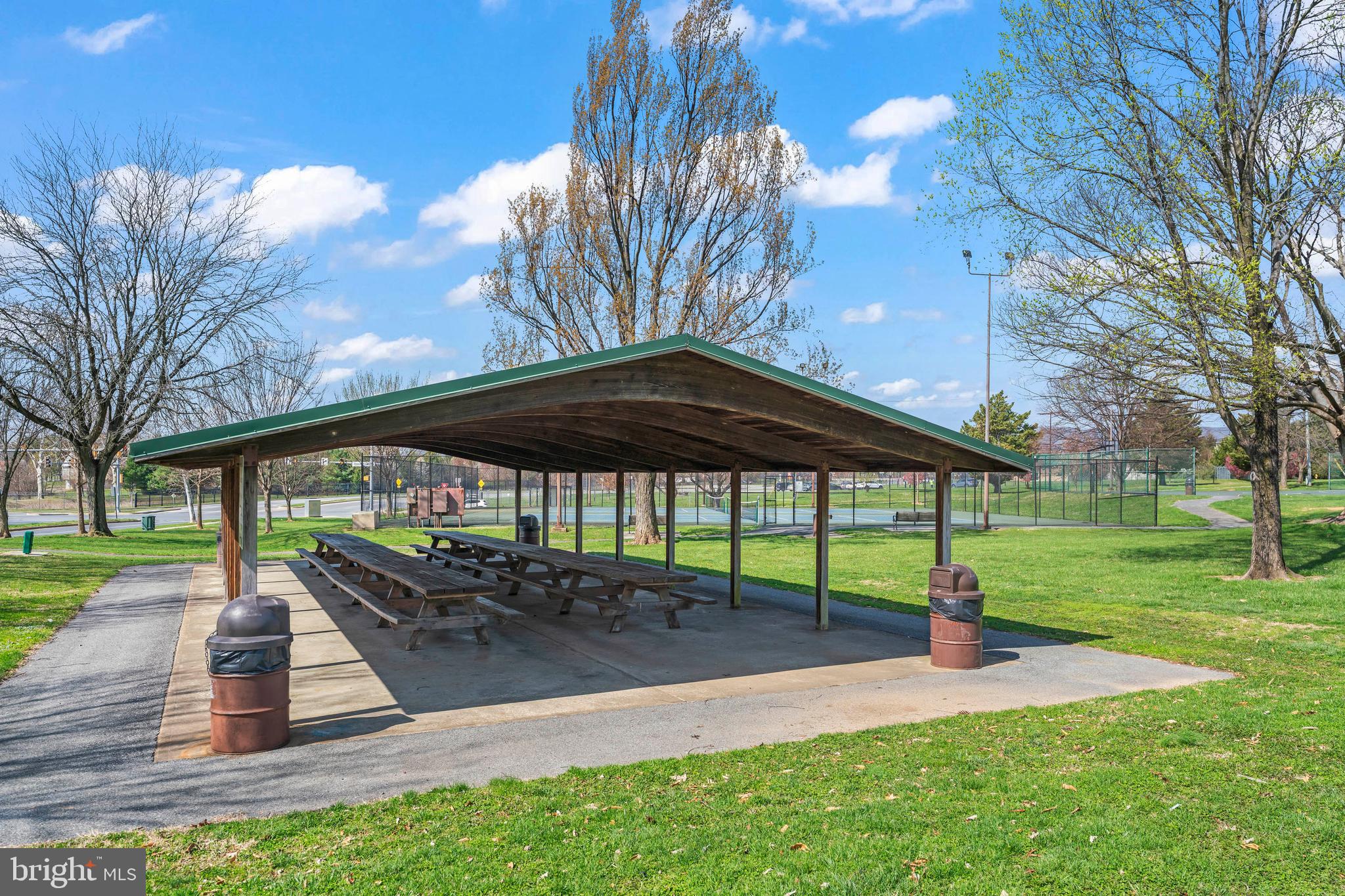 AMBER MEADOWS - Residential