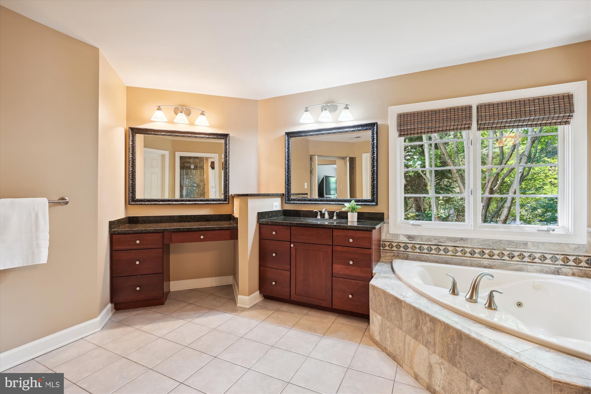 ALTA VISTA - Residential