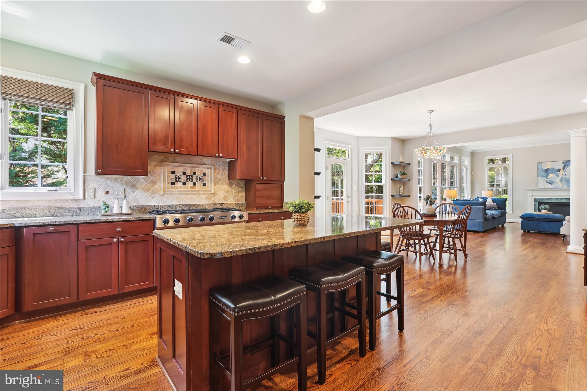 ALTA VISTA - Residential