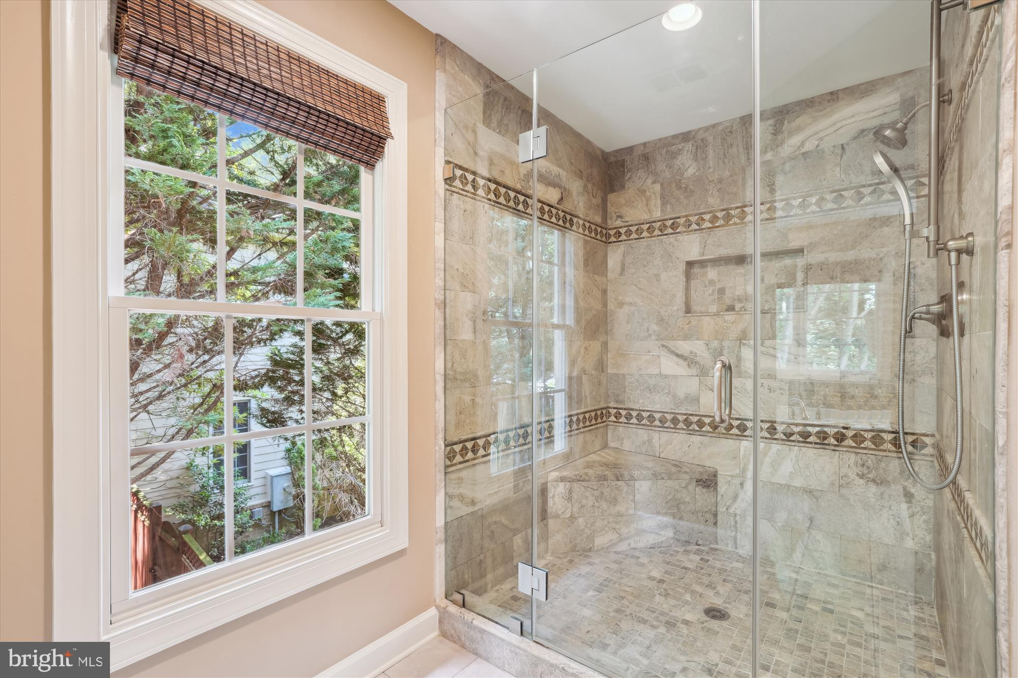 ALTA VISTA - Residential