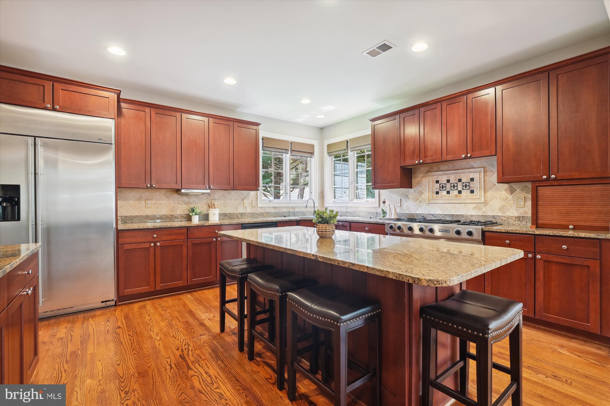 ALTA VISTA - Residential