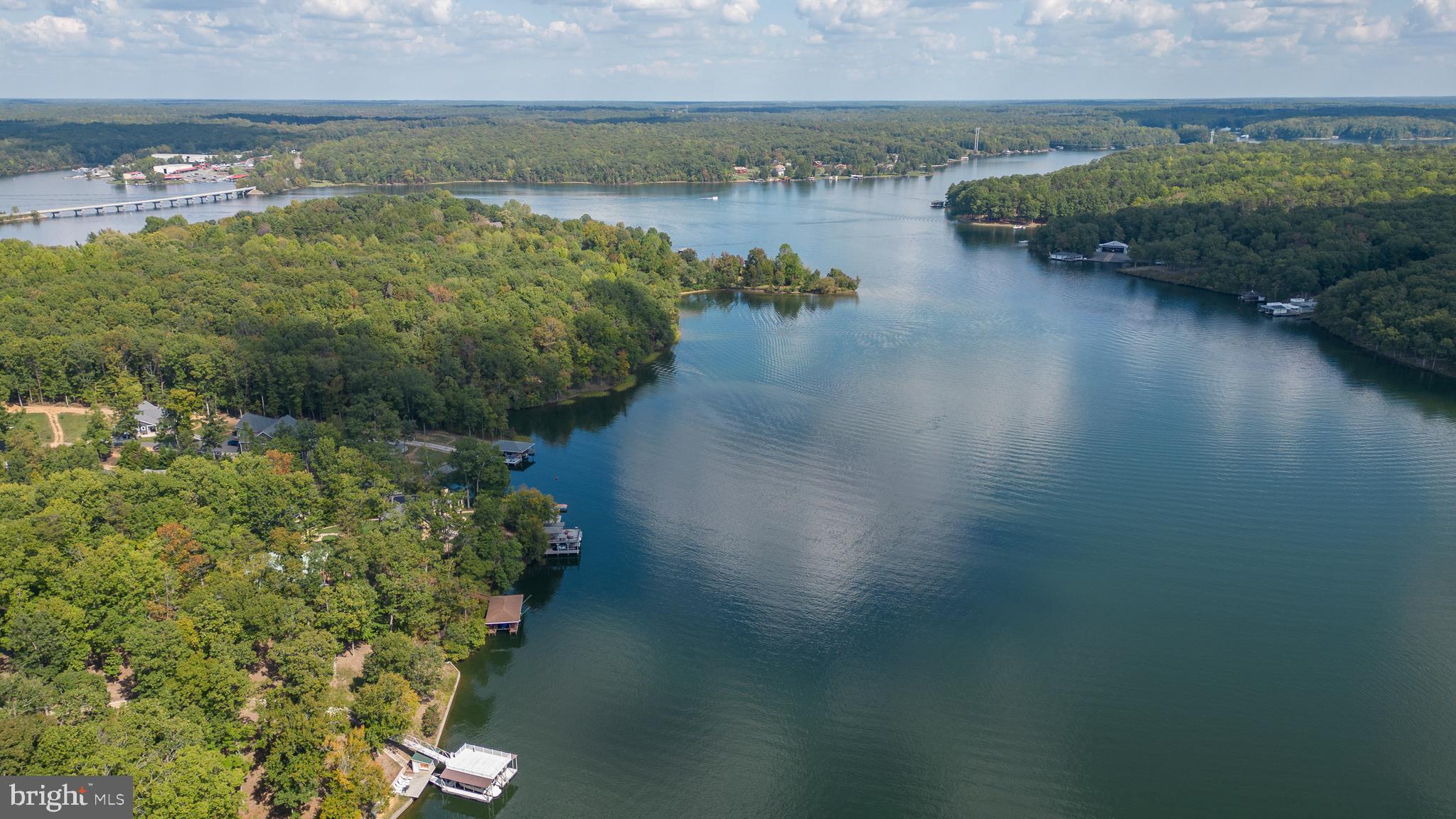 MYSTIC POINTE - Residential