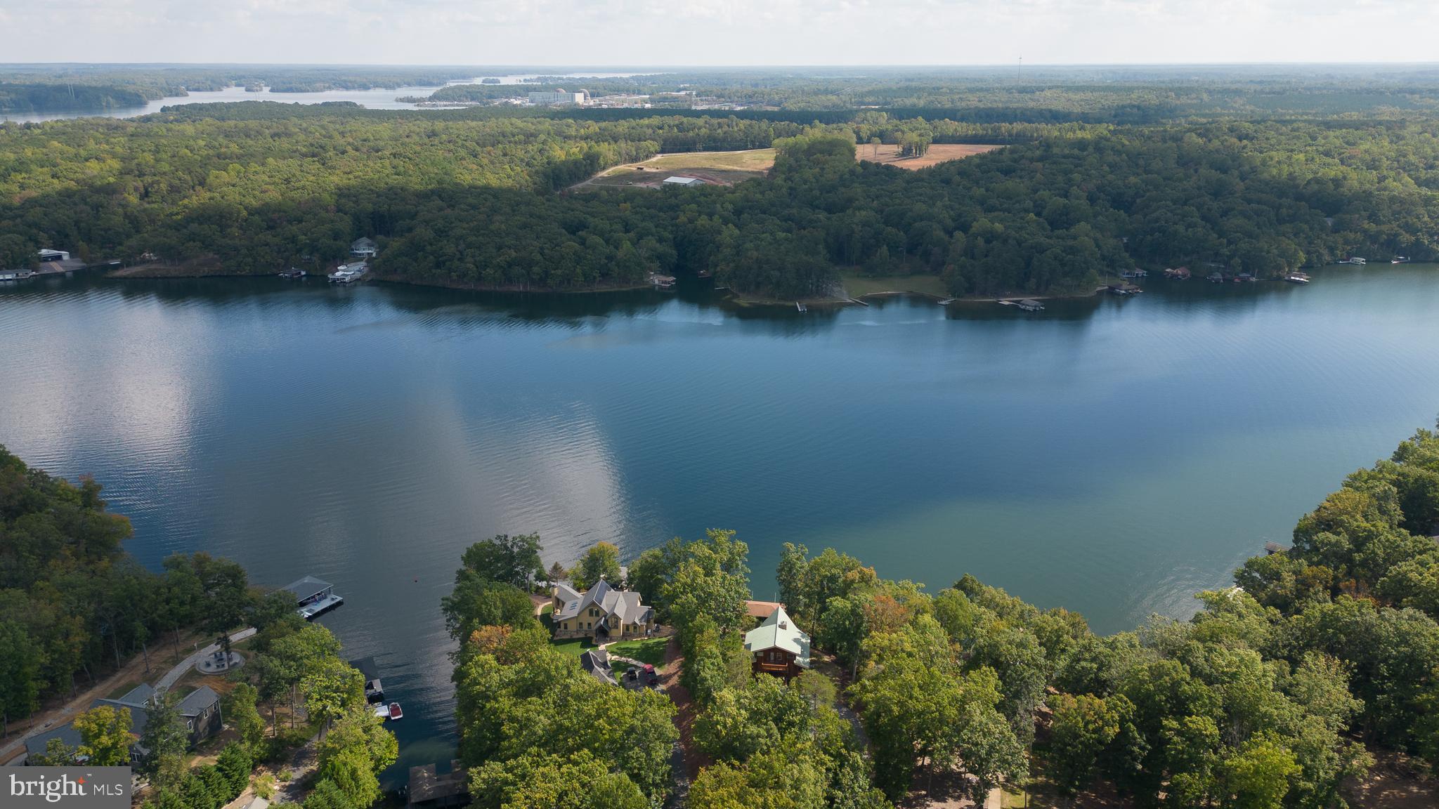 MYSTIC POINTE - Residential