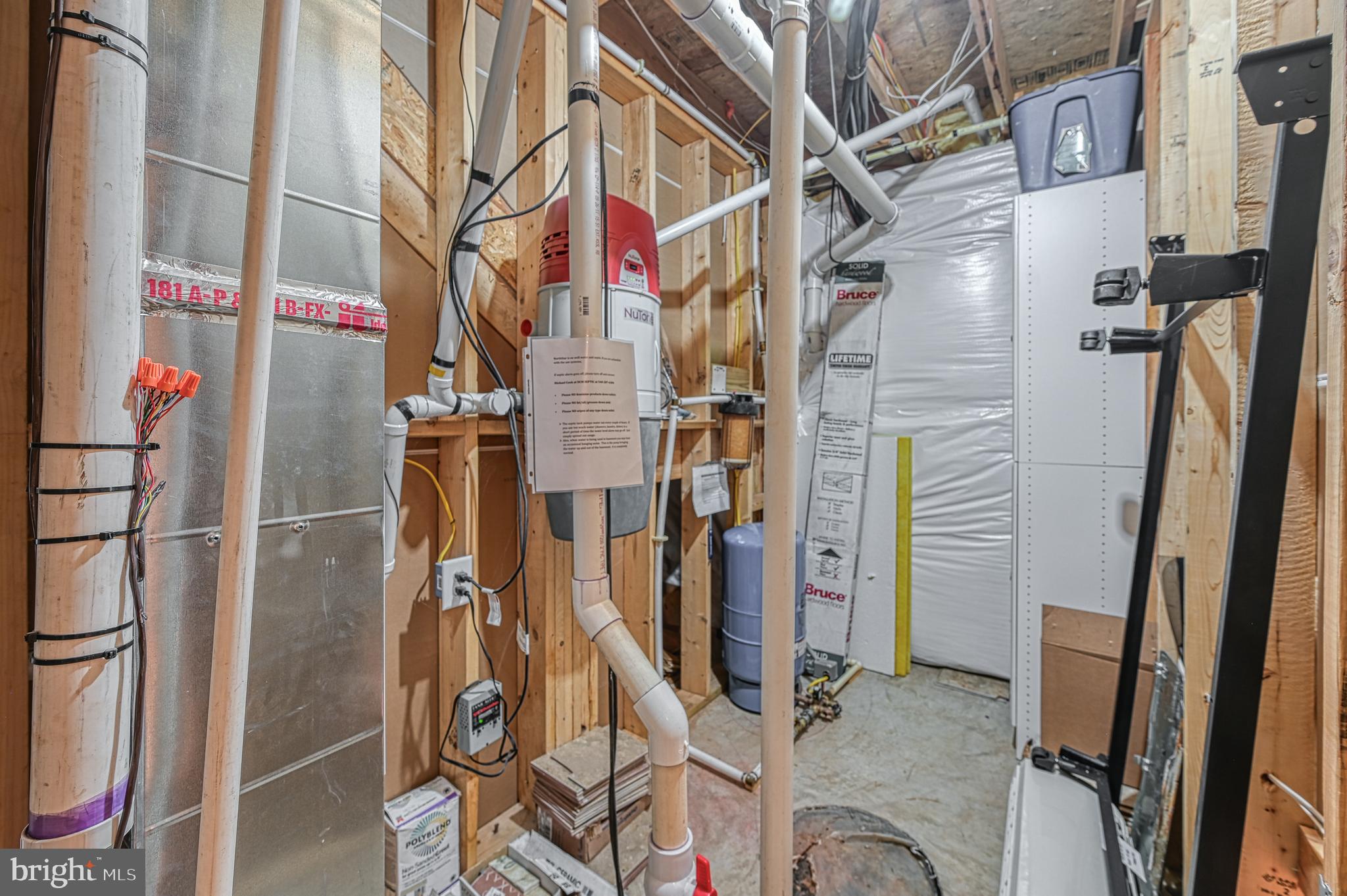 MYSTIC POINTE - Residential