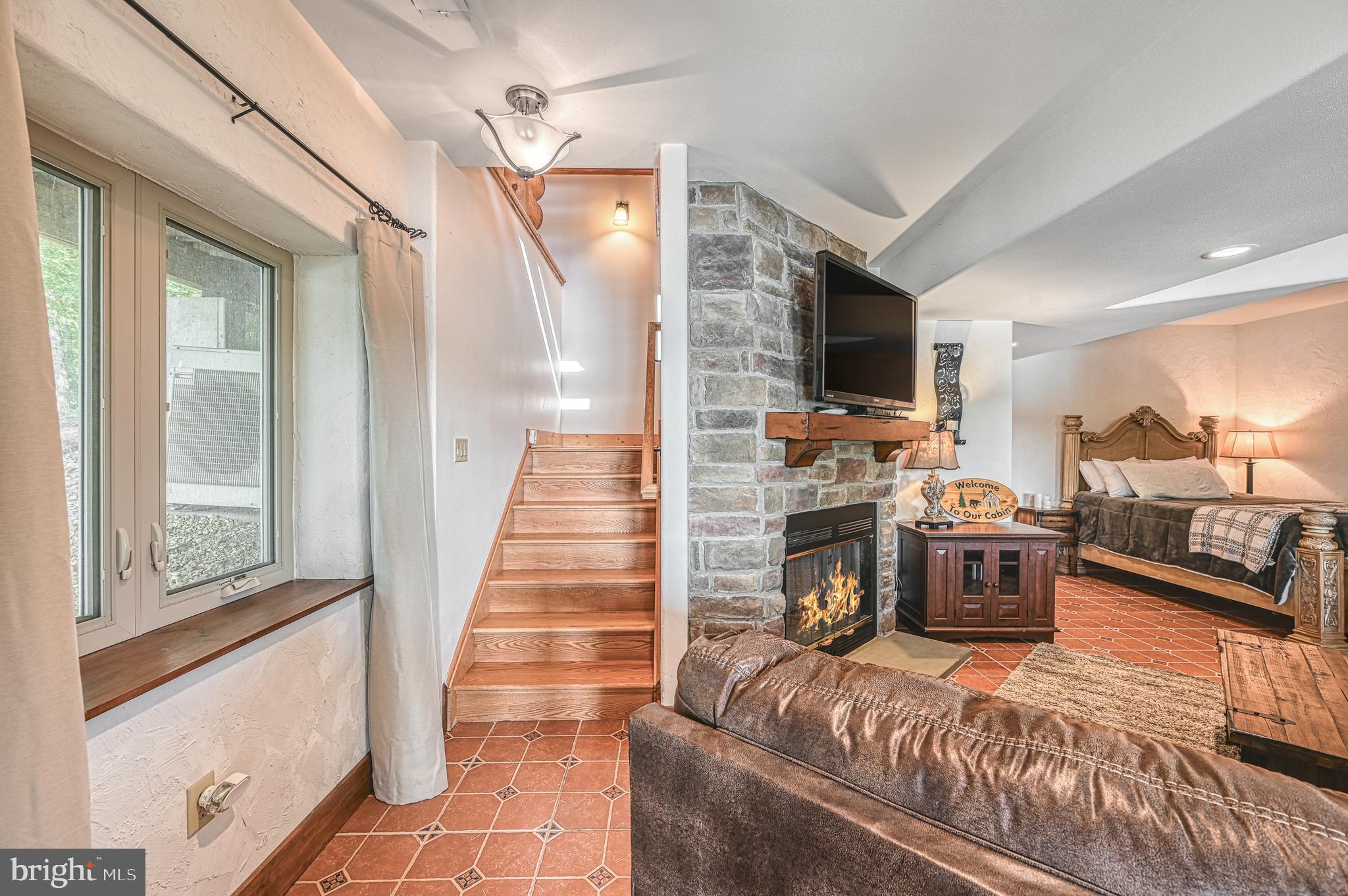 MYSTIC POINTE - Residential