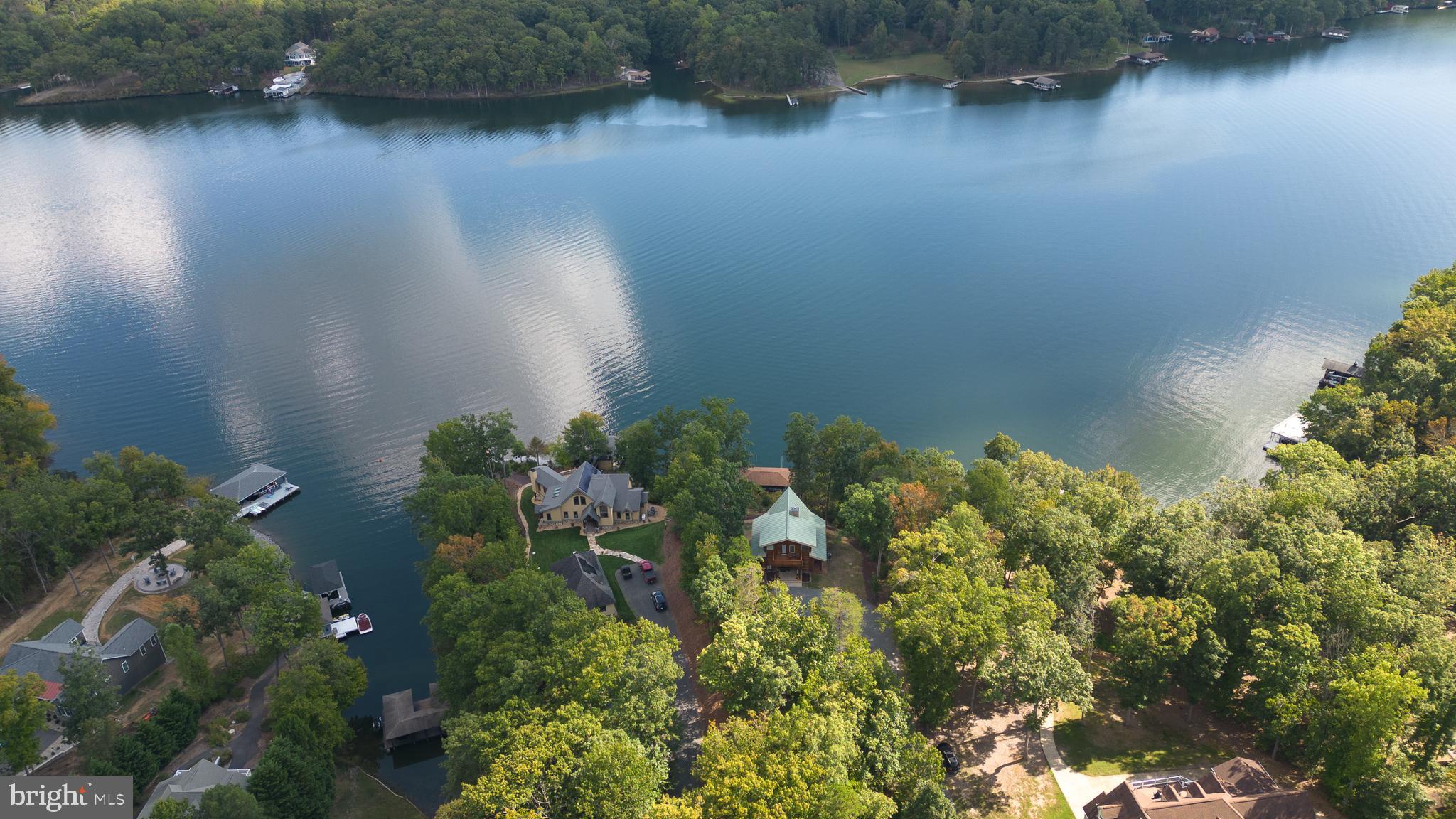 MYSTIC POINTE - Residential