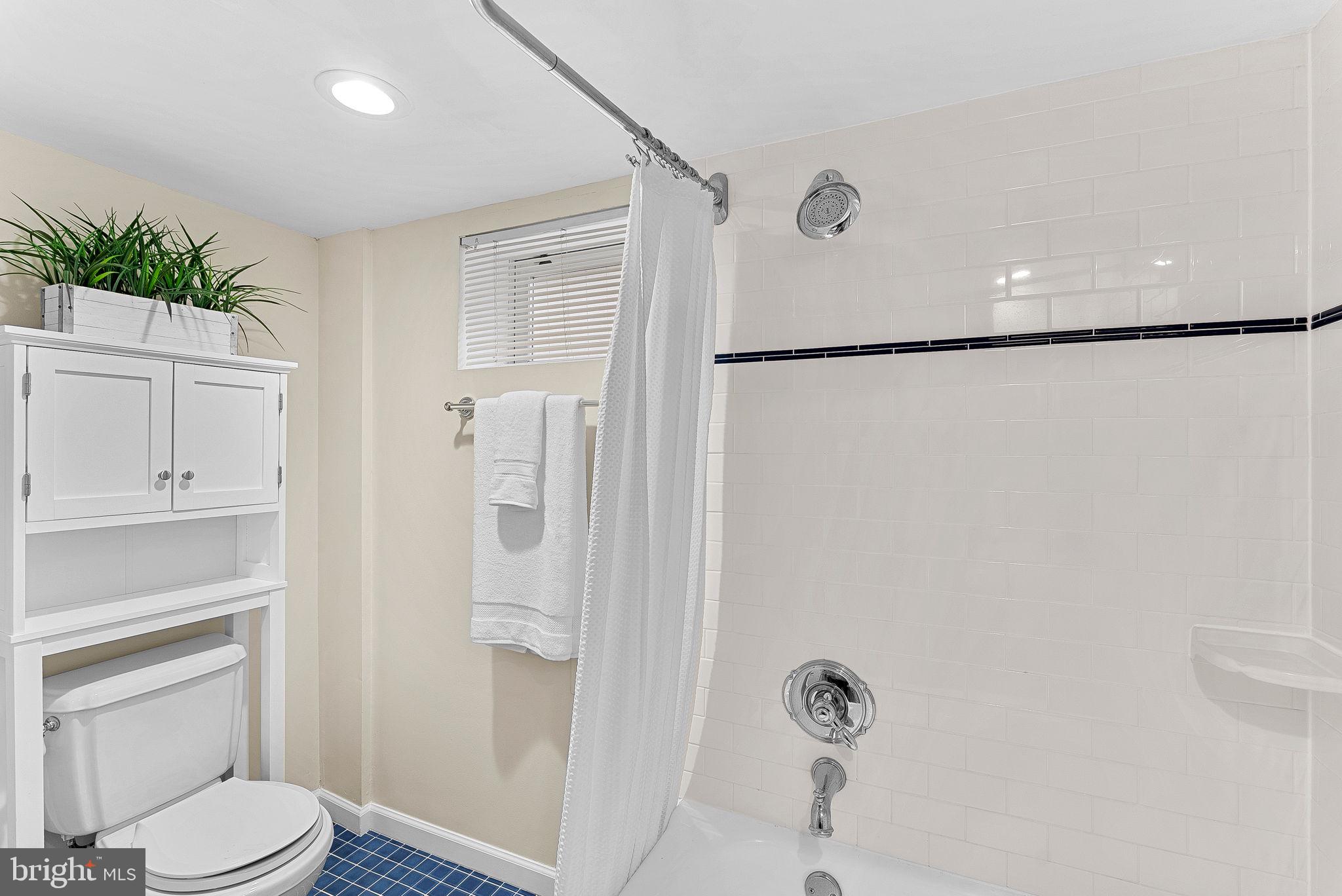 BROYHILL CREST - Residential