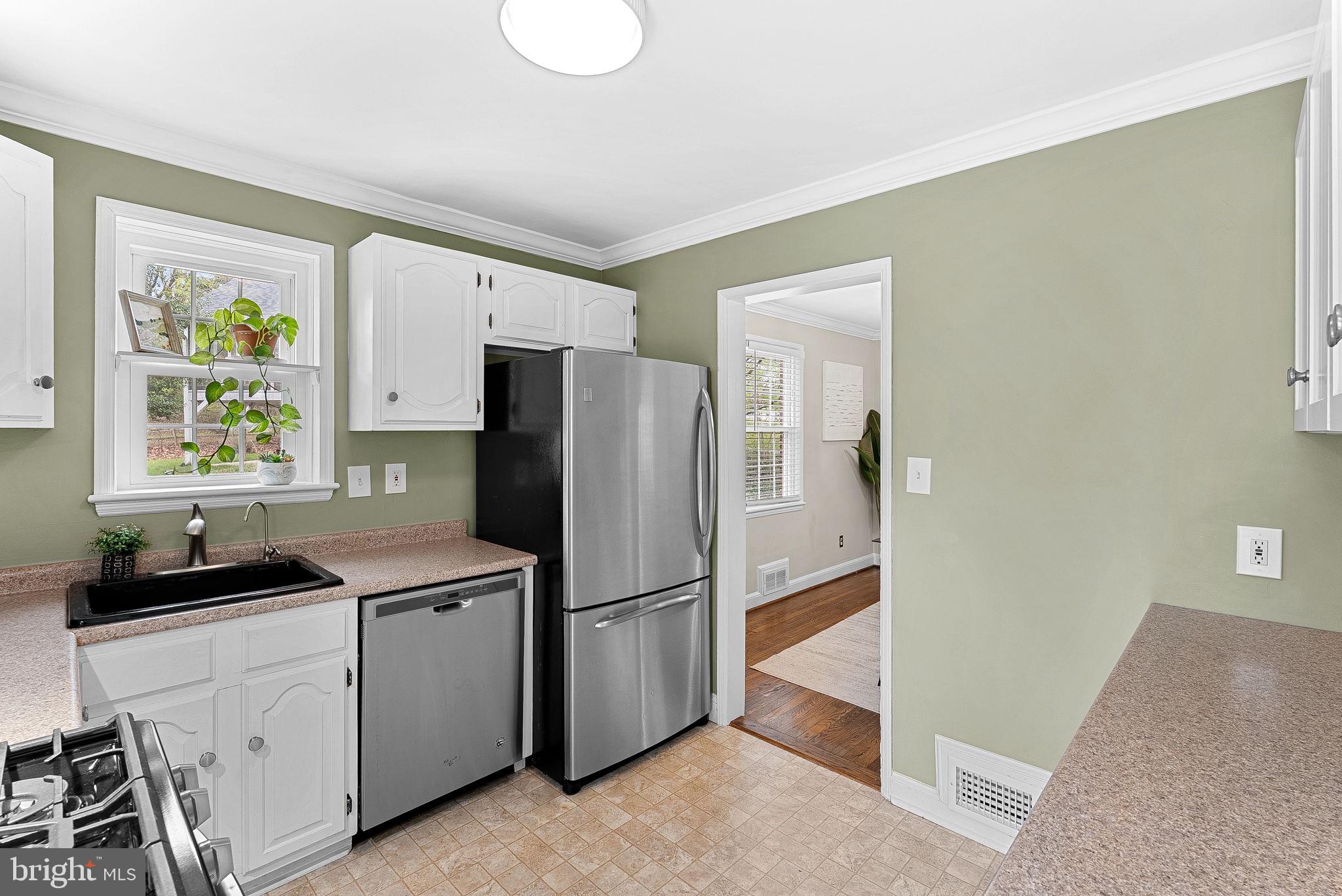 BROYHILL CREST - Residential