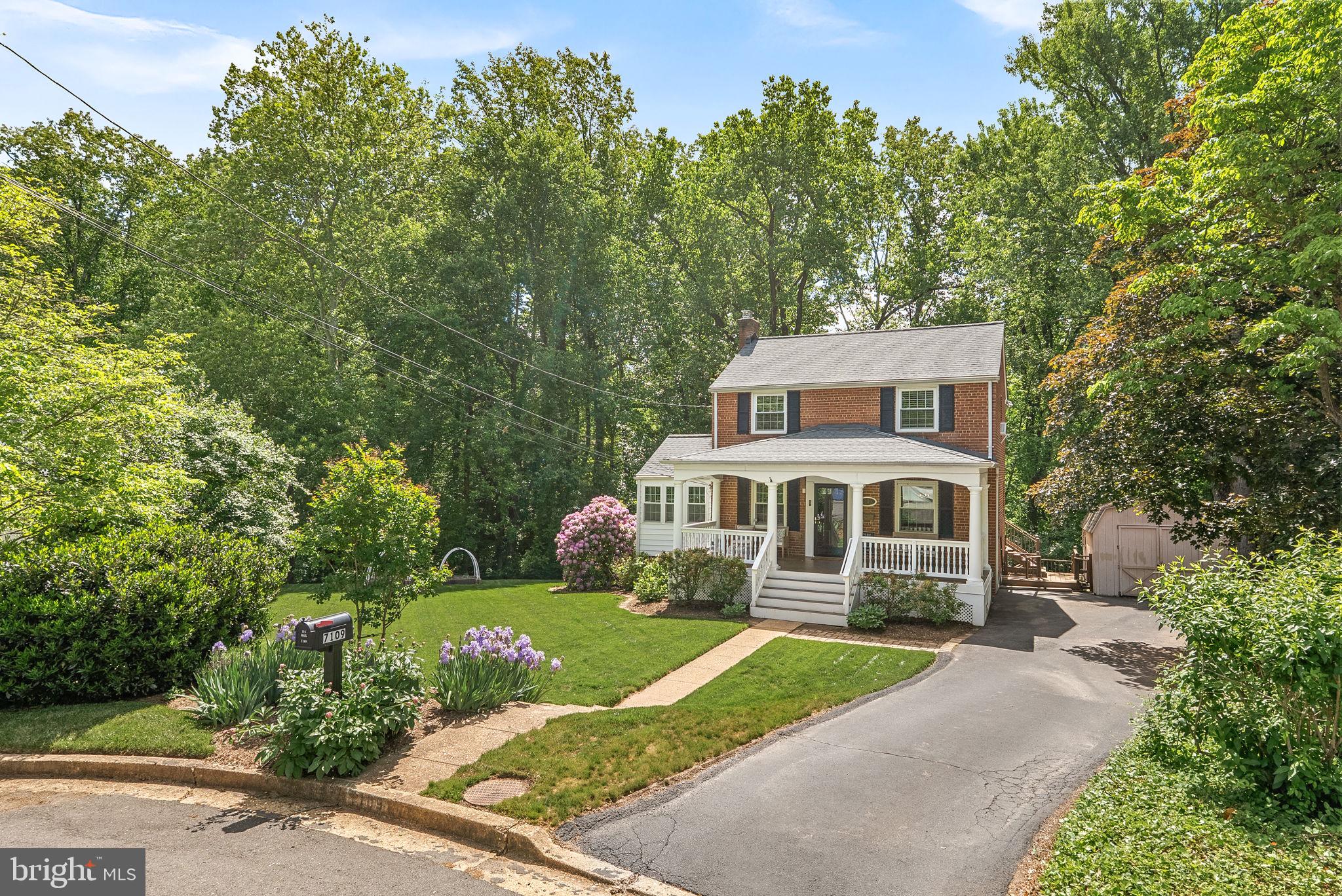 BROYHILL CREST - Residential