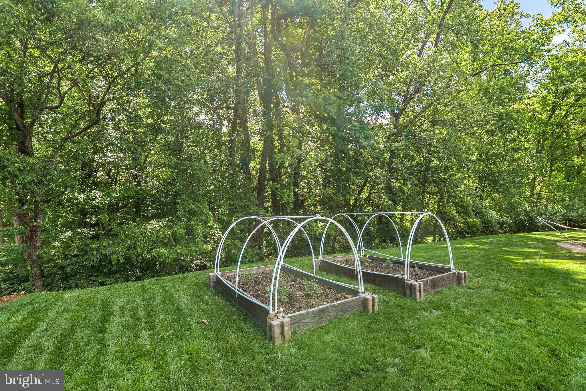 BROYHILL CREST - Residential